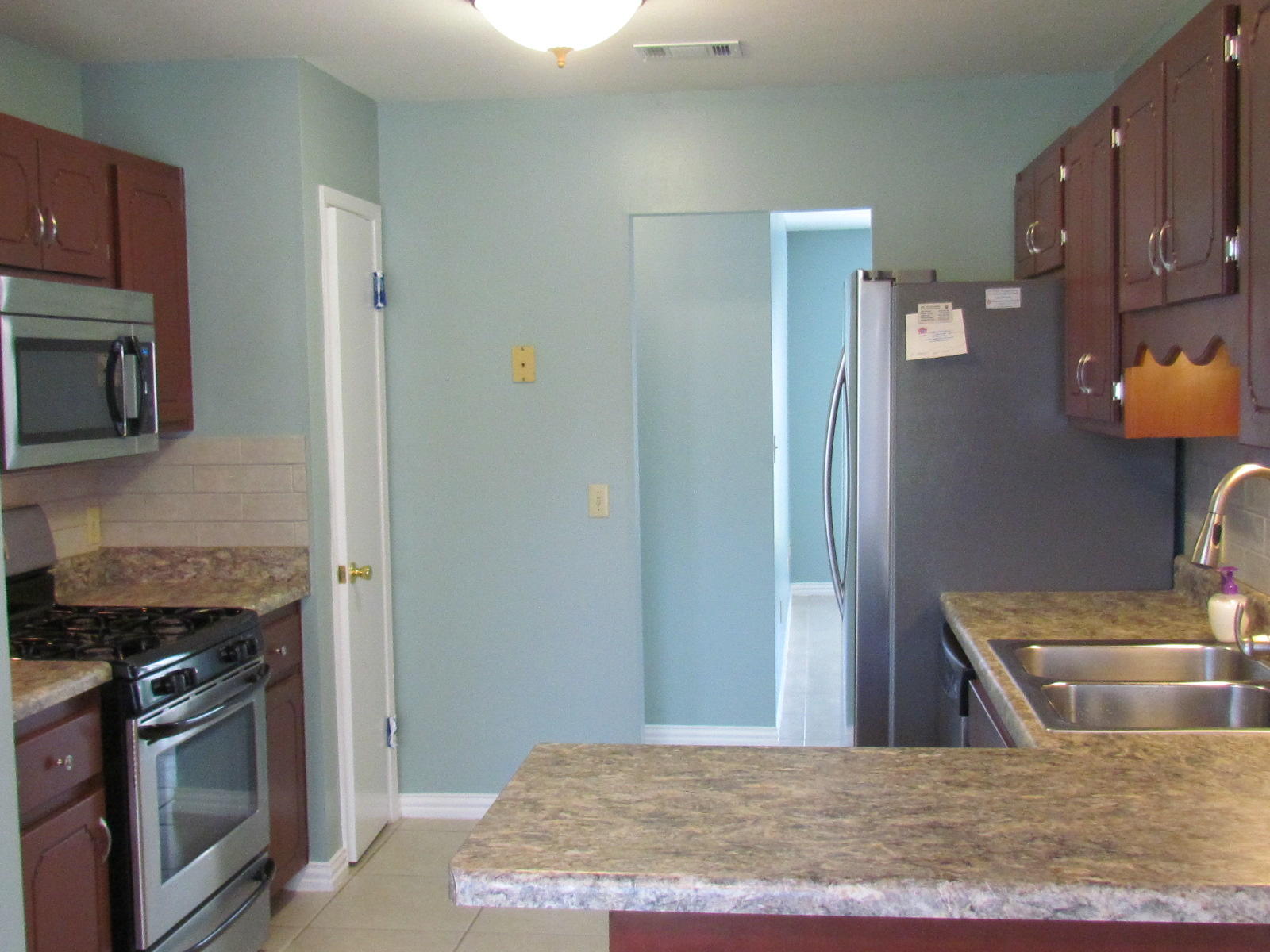 COLLEGE OAKS - Residential Lease