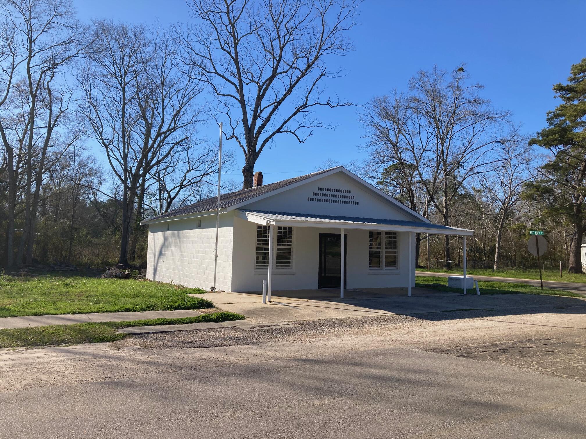 Old building with lots of character, ready to see your business vision come to life.