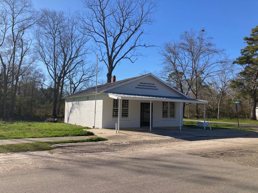 Old building with lots of character, ready to see your business vision come to life.