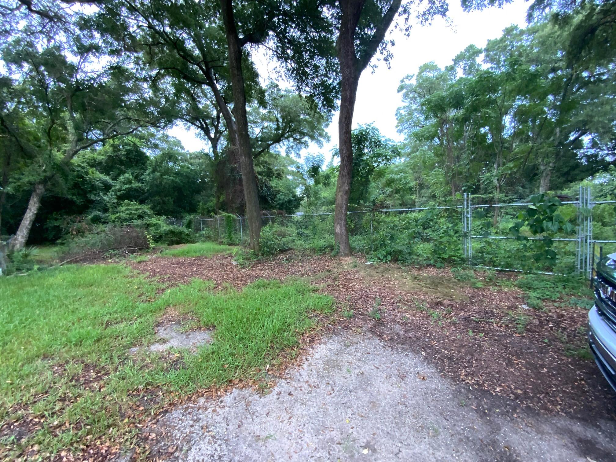 Pop Cole Rd / Weeks Rd - Land