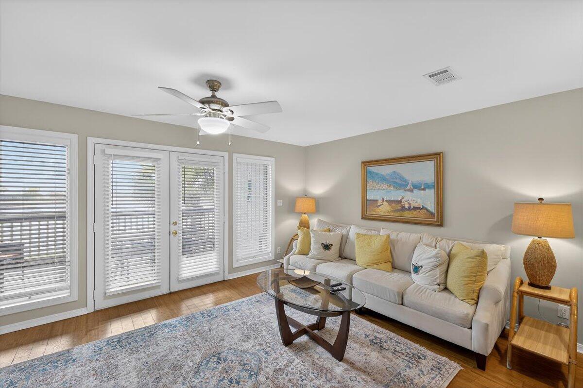 SEASCAPE CONDO PH 7C - Residential