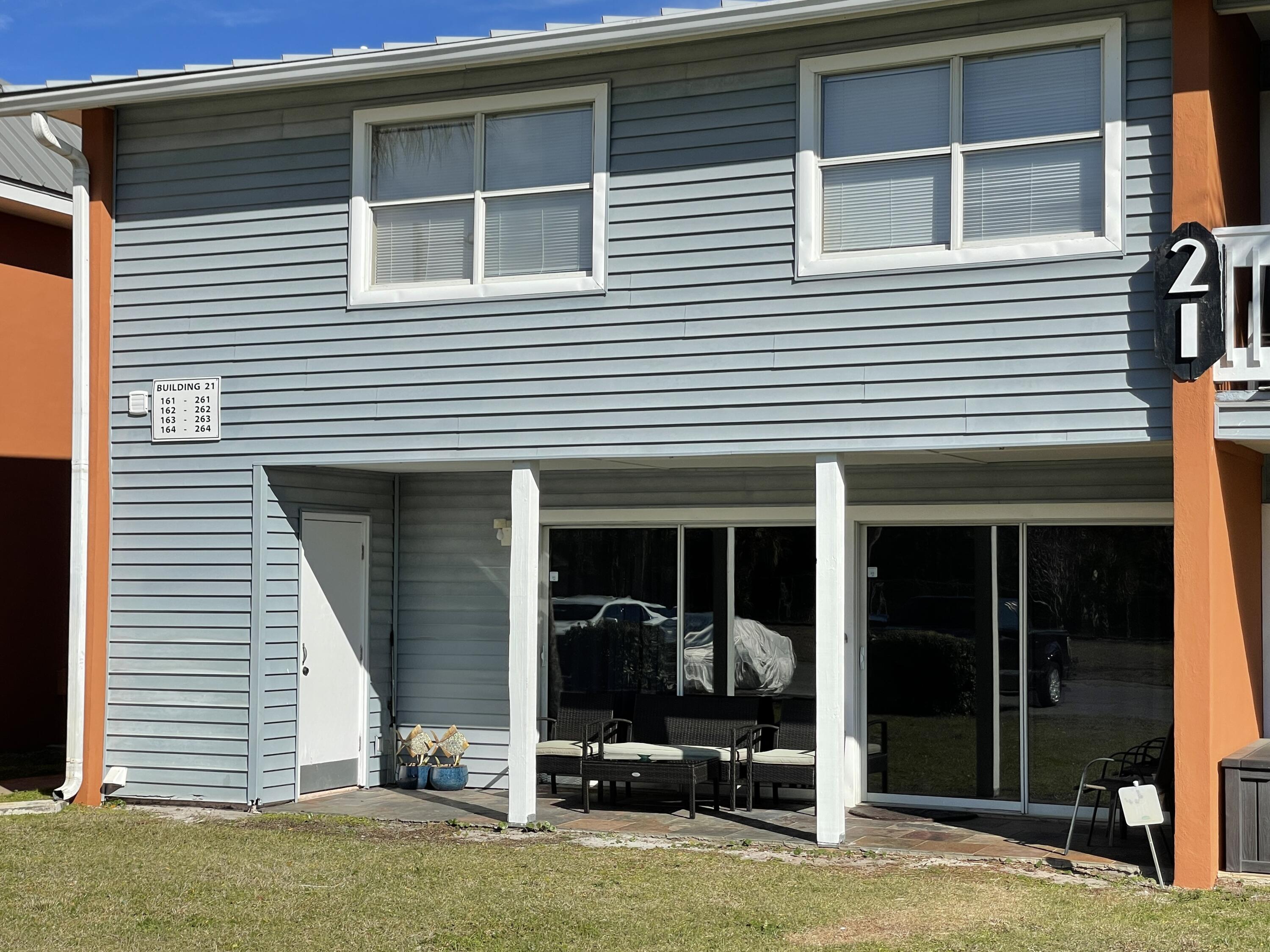 Cute one bedroom condo offering easy first-floor entry & walkout patio. Ample owner/guest parking in front of and beside the building. Short & long-term rental allowed. Located in the heart of Destin and near public beaches, entertainment & shopping. Community amenities include 3 swimming pools (one is right next to bldg. 21), community room for owners, grills, and tennis court. *All information herein deemed accurate; Buyer should verify.*