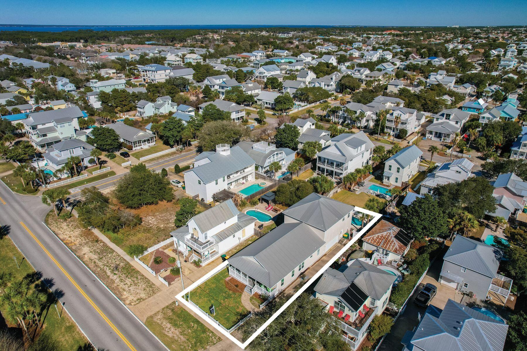 CRYSTAL BEACH - Residential
