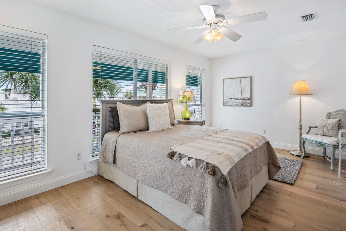 Crystal Shores - Residential