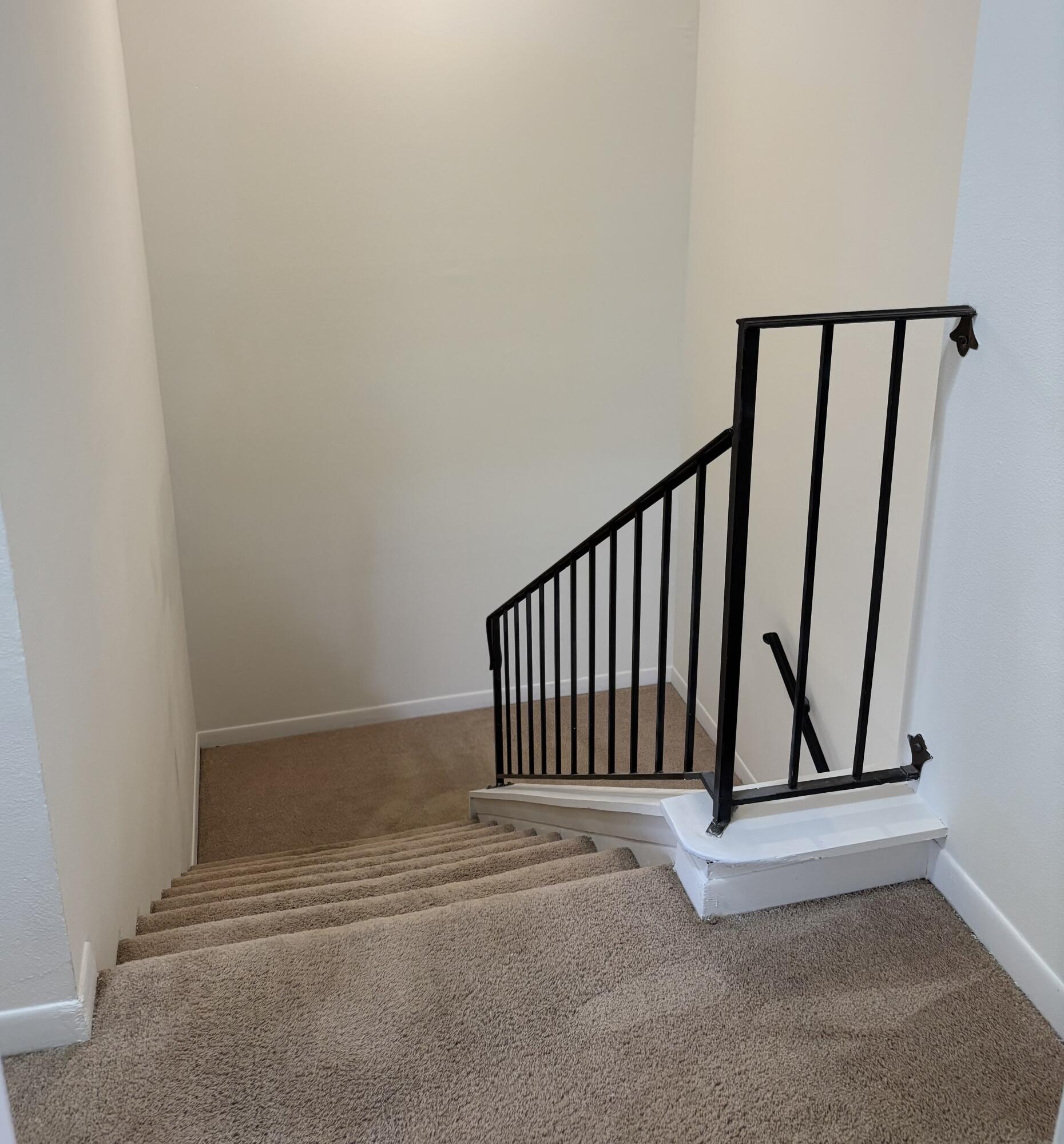 WHISPERING OAKS - Residential Lease