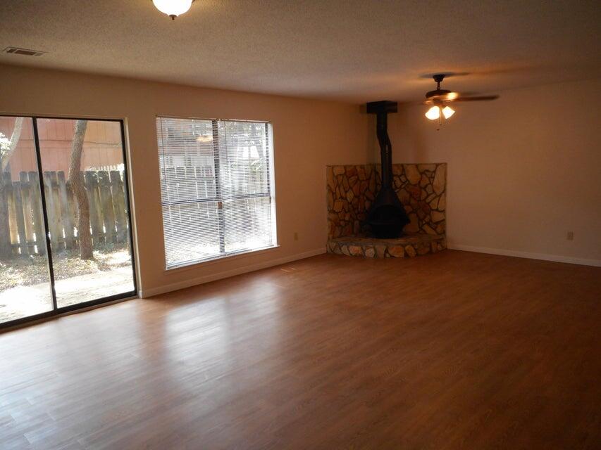 WHISPERING OAKS - Residential Lease