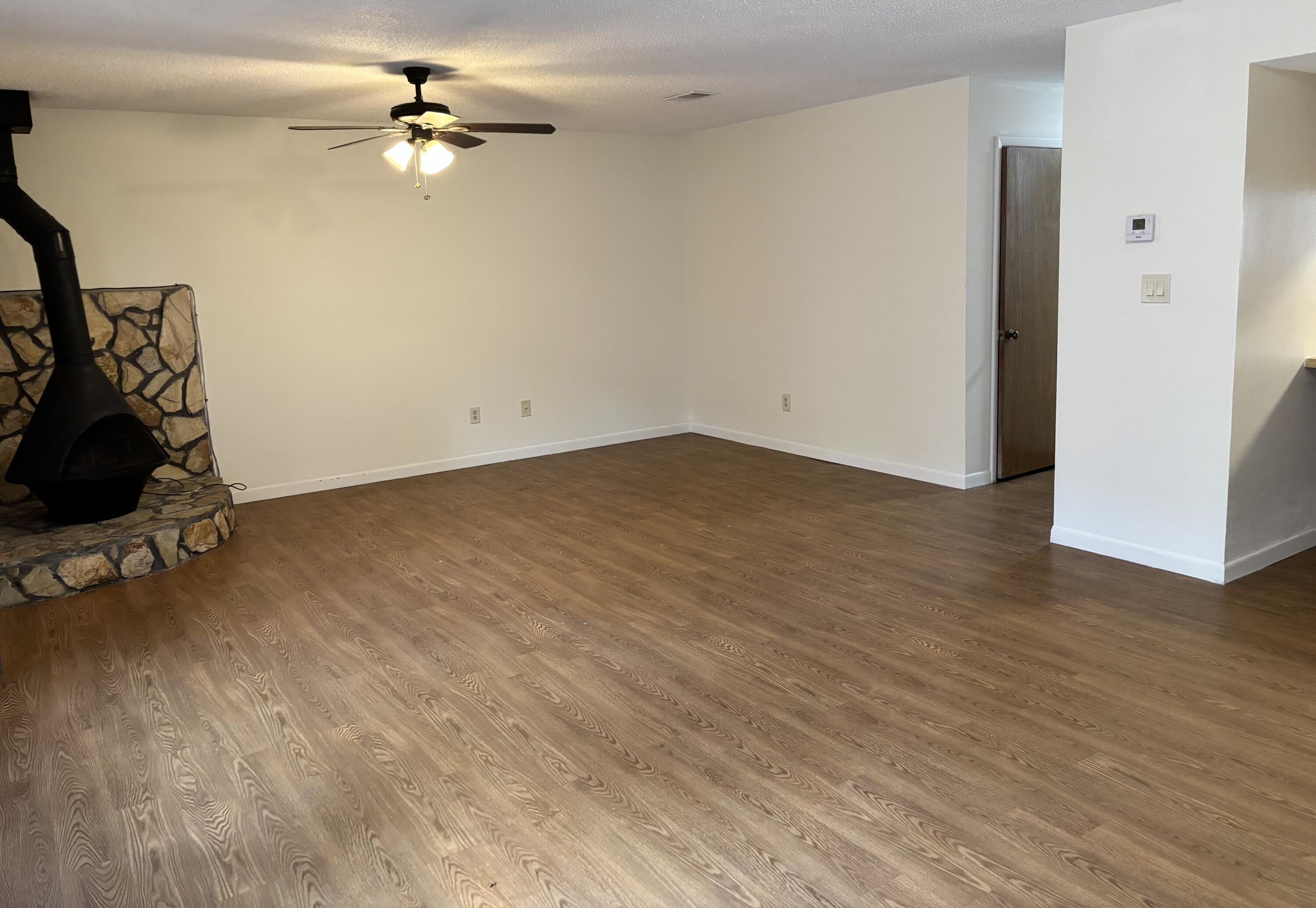 WHISPERING OAKS - Residential Lease