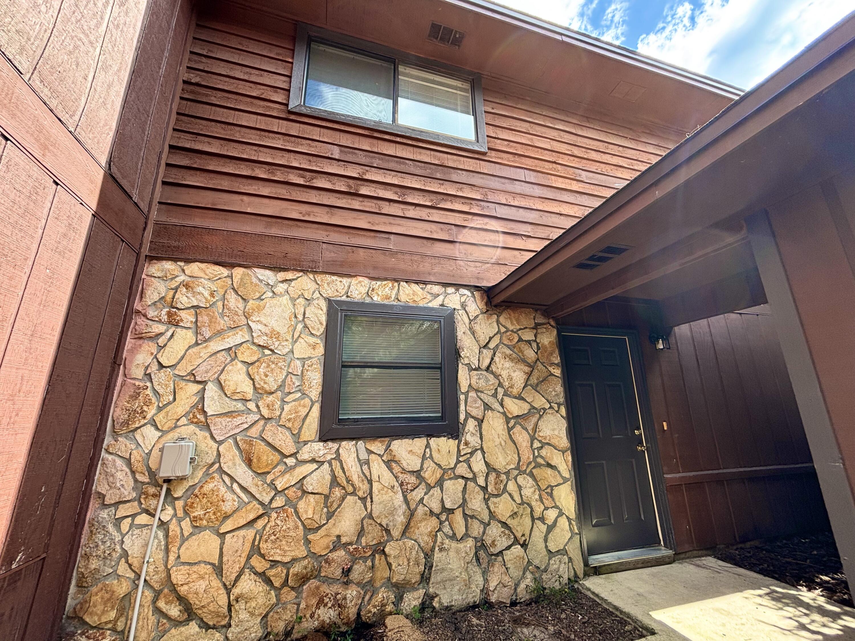 WHISPERING OAKS - Residential Lease