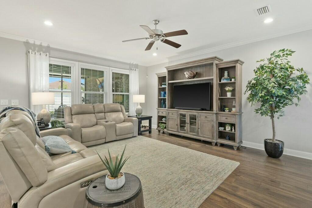 HAMMOCK BAY - Residential