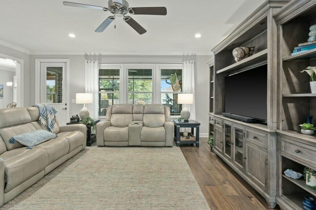 HAMMOCK BAY - Residential