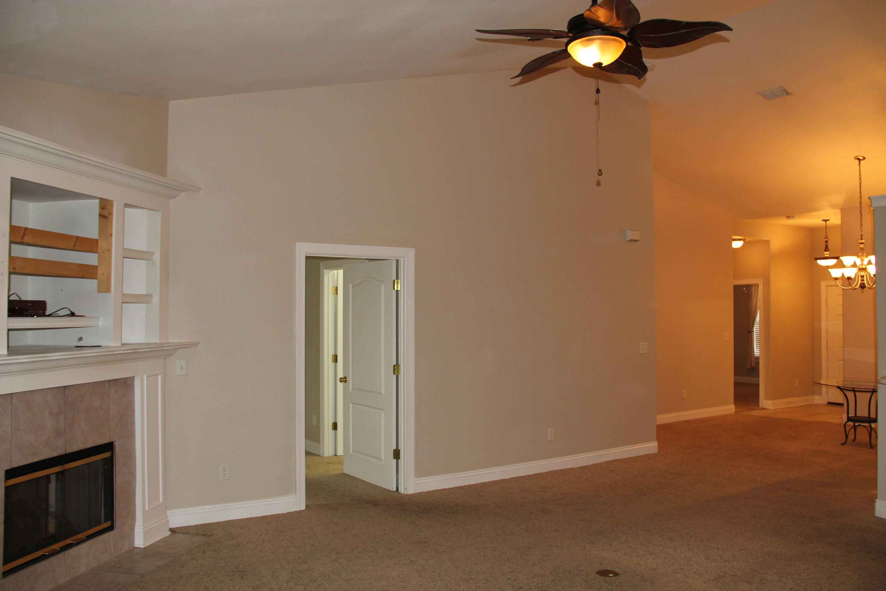 DIAMOND LAKES - Residential