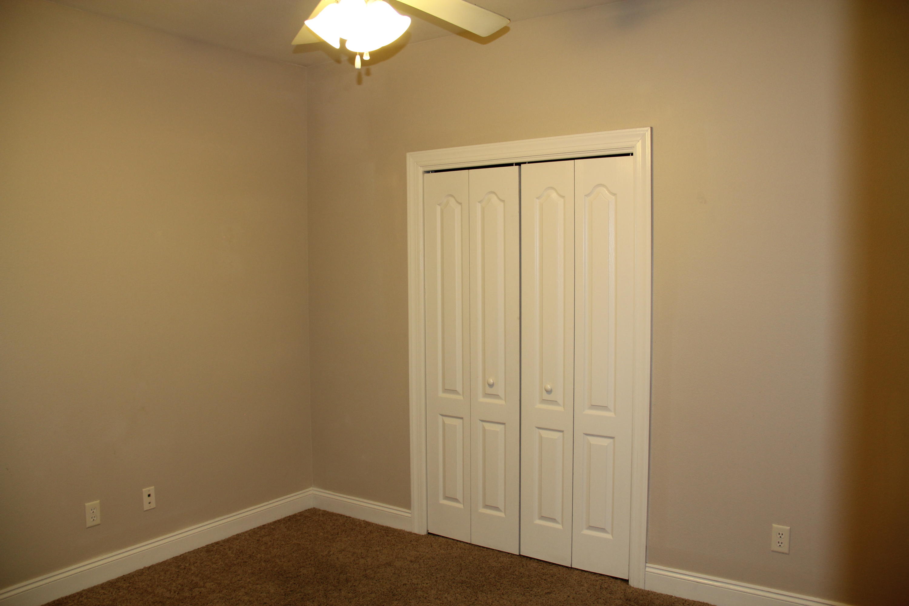 DIAMOND LAKES - Residential