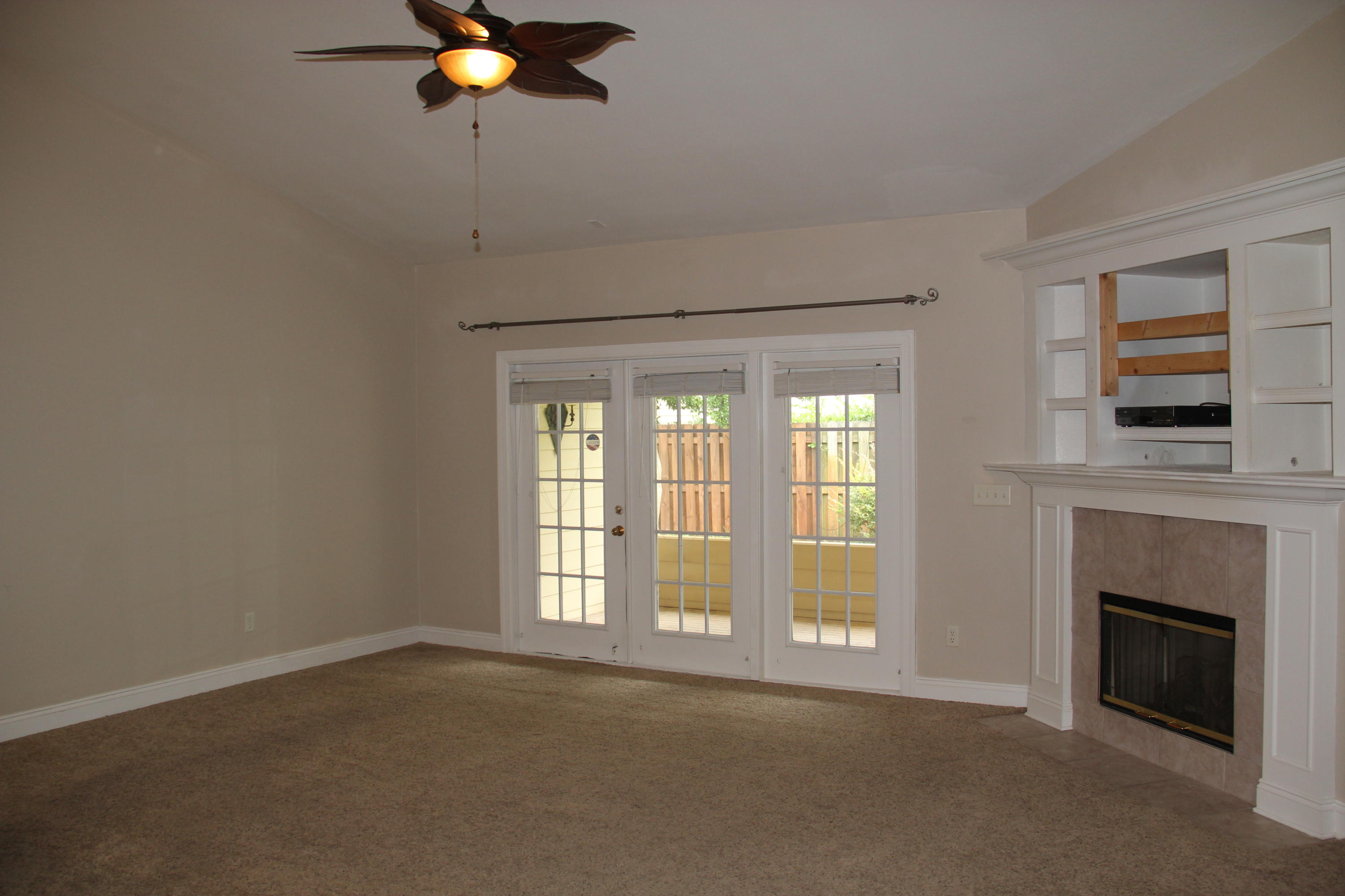 DIAMOND LAKES - Residential