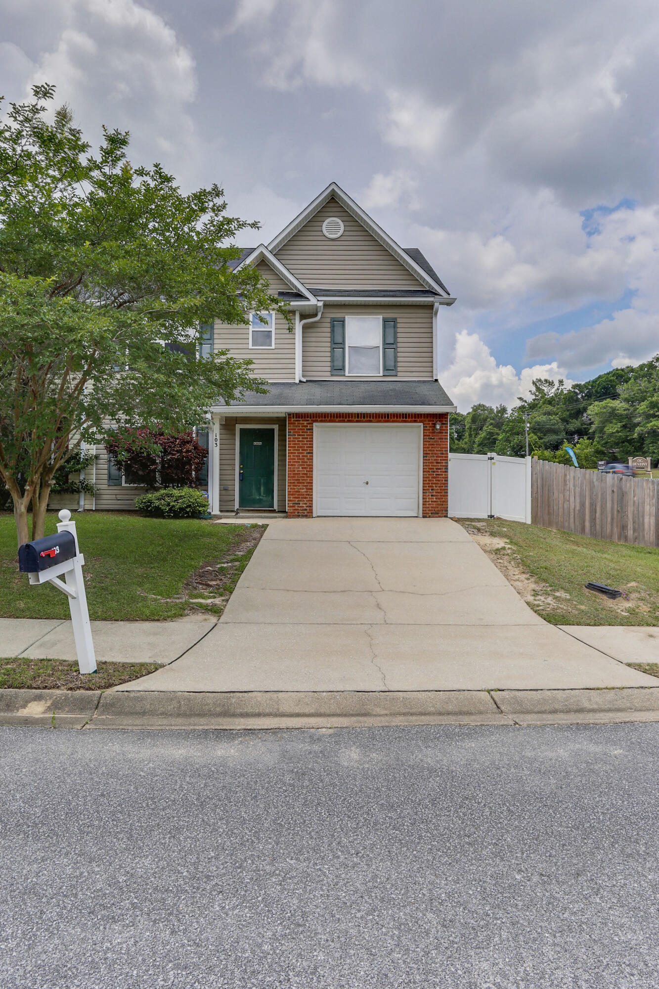 STILLWELL ESTATES - Residential Lease