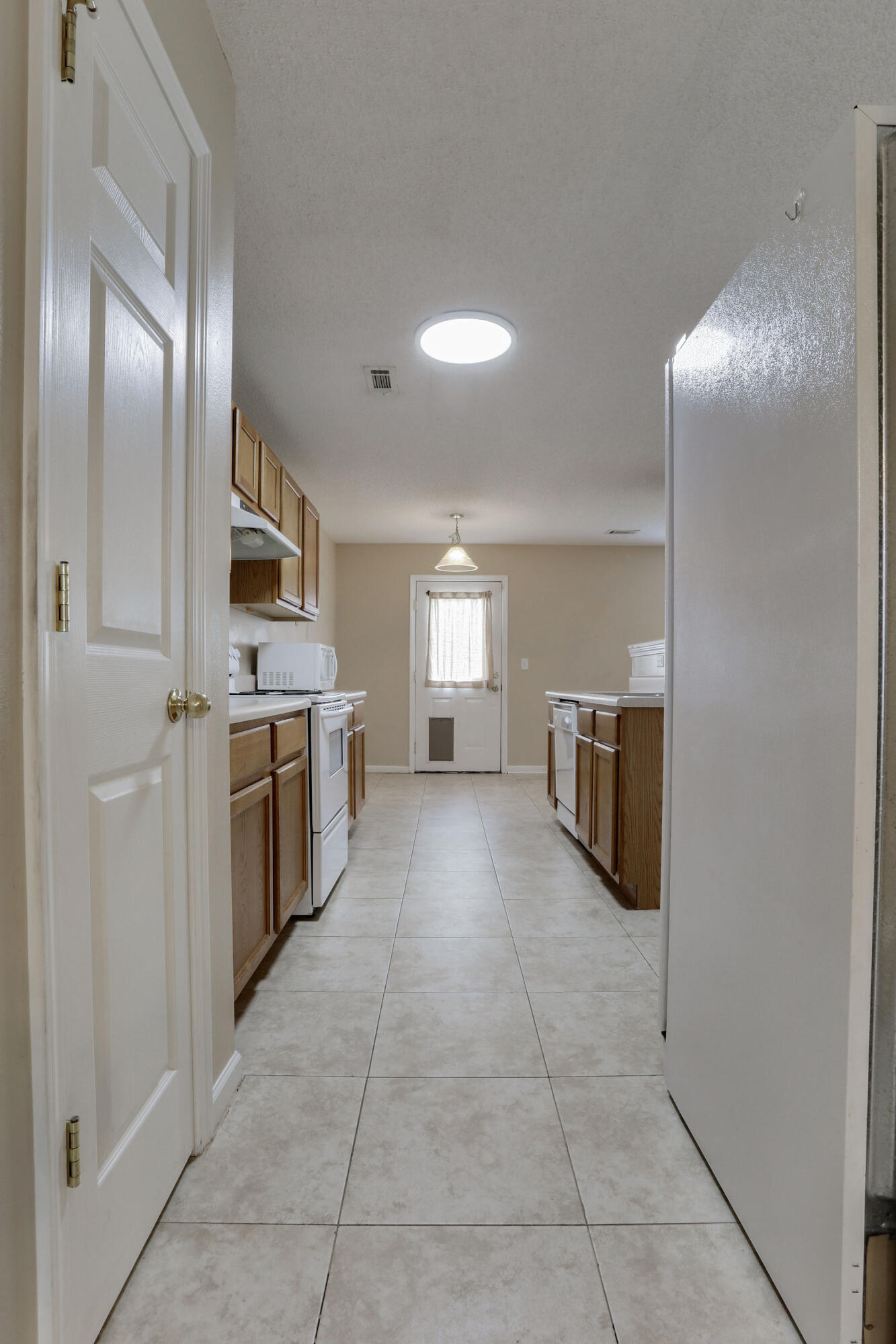 STILLWELL ESTATES - Residential Lease