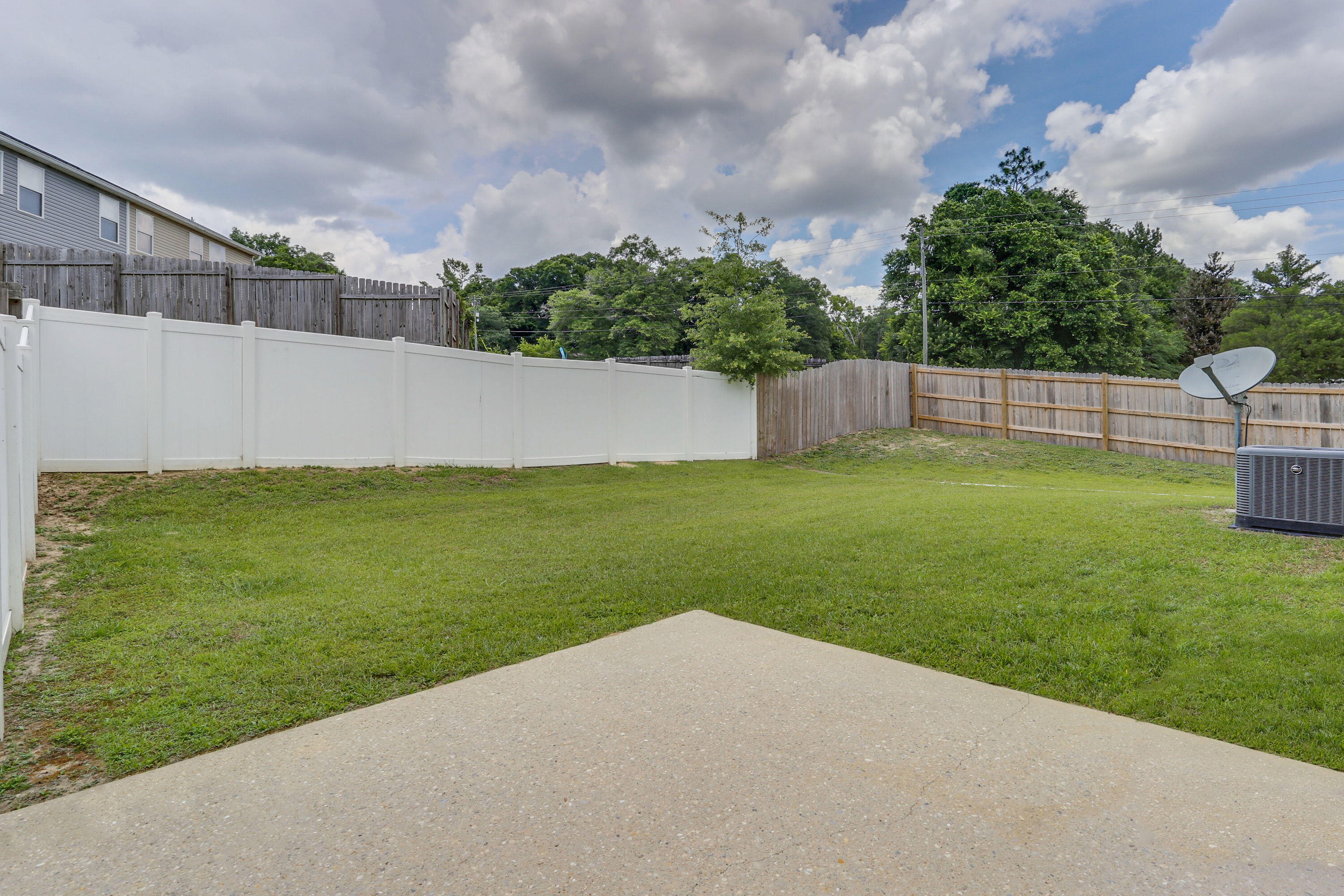 STILLWELL ESTATES - Residential Lease