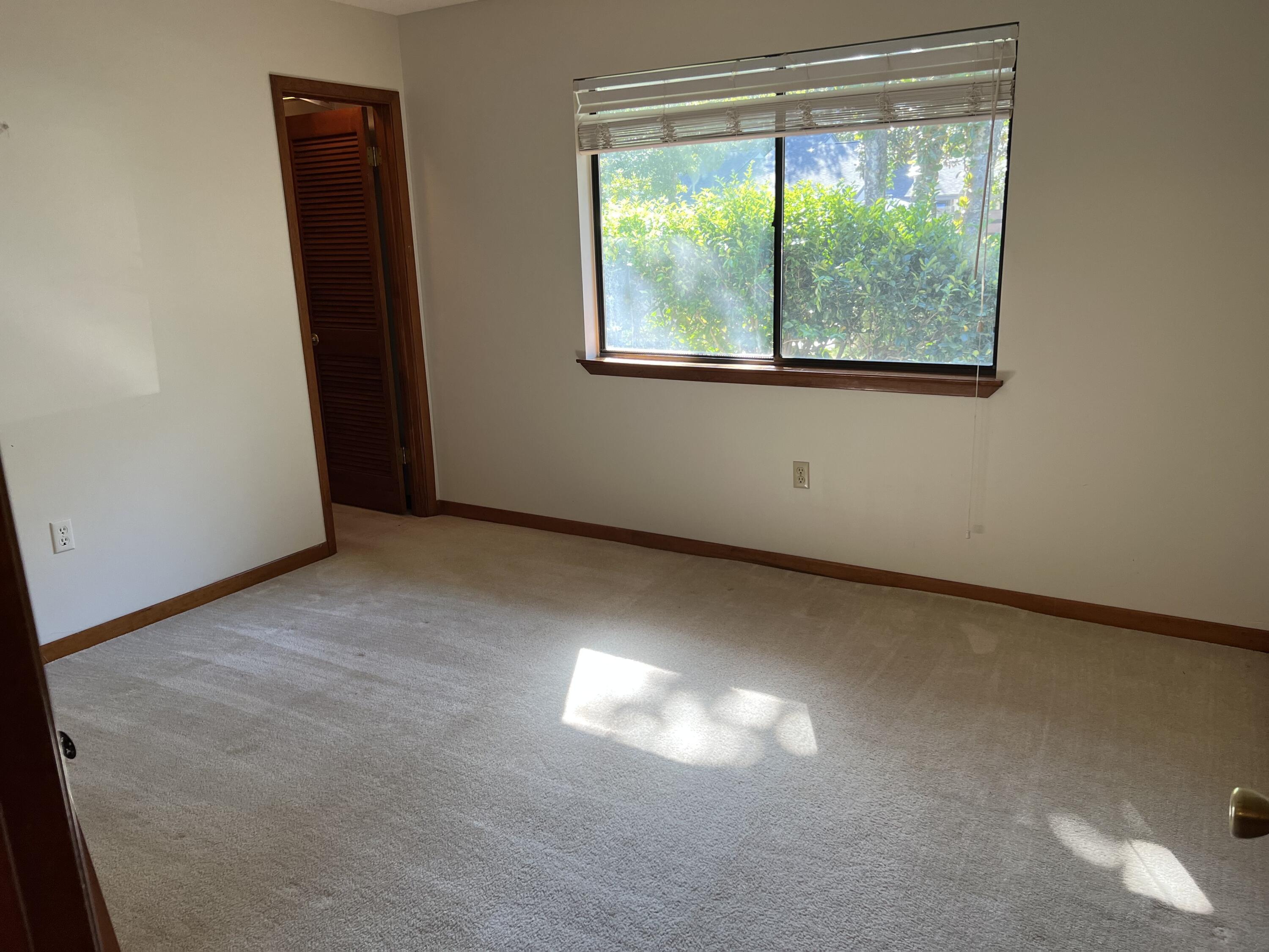 ROYAL OAK VILLAS BLUEWATER BAY - Residential