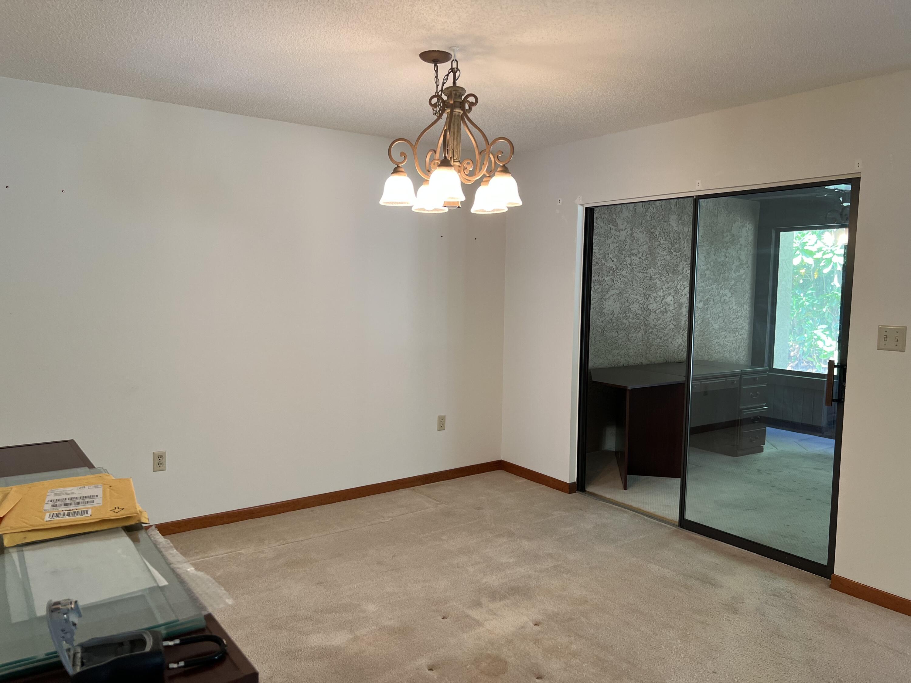 ROYAL OAK VILLAS BLUEWATER BAY - Residential