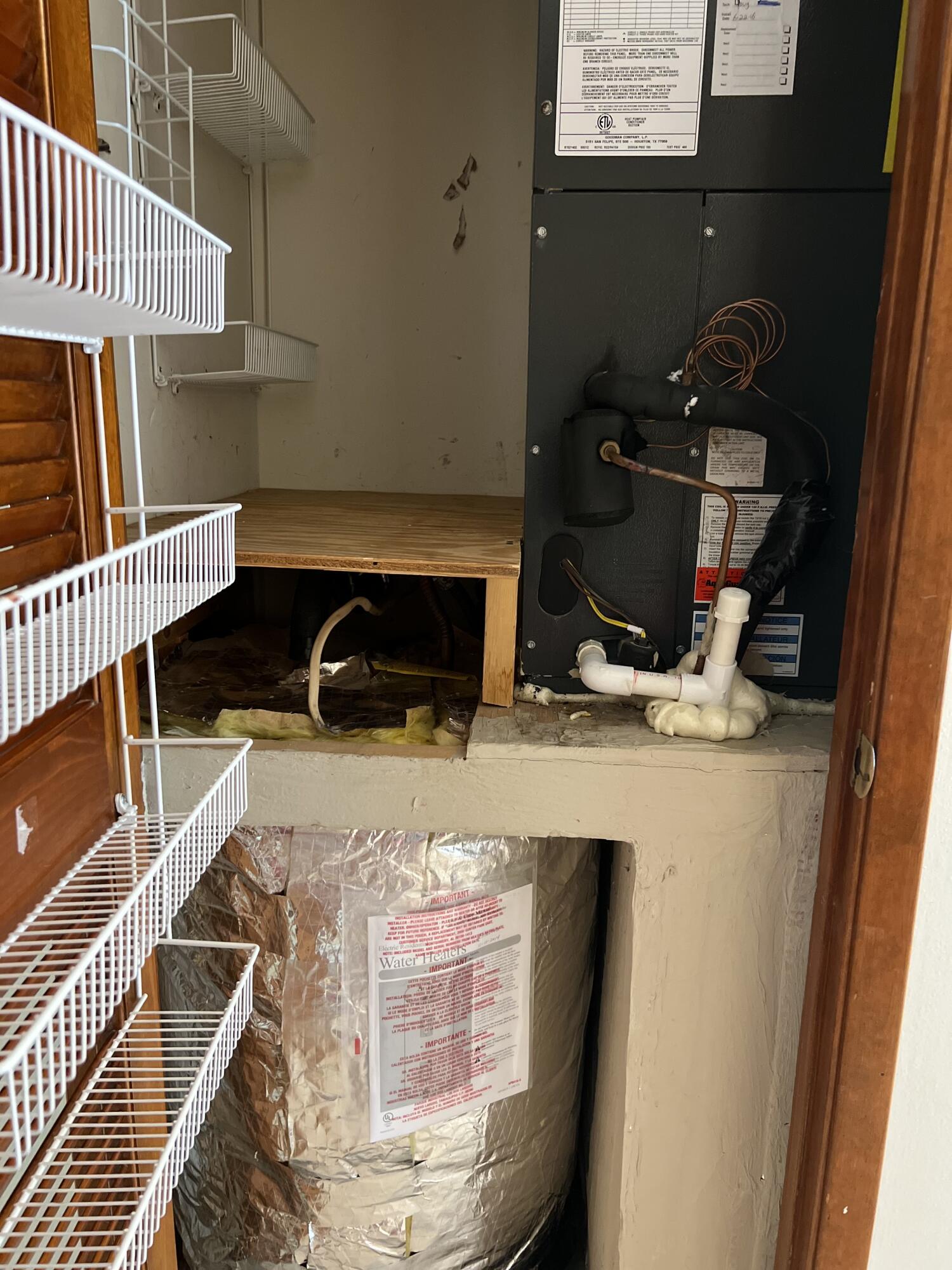 ROYAL OAK VILLAS BLUEWATER BAY - Residential