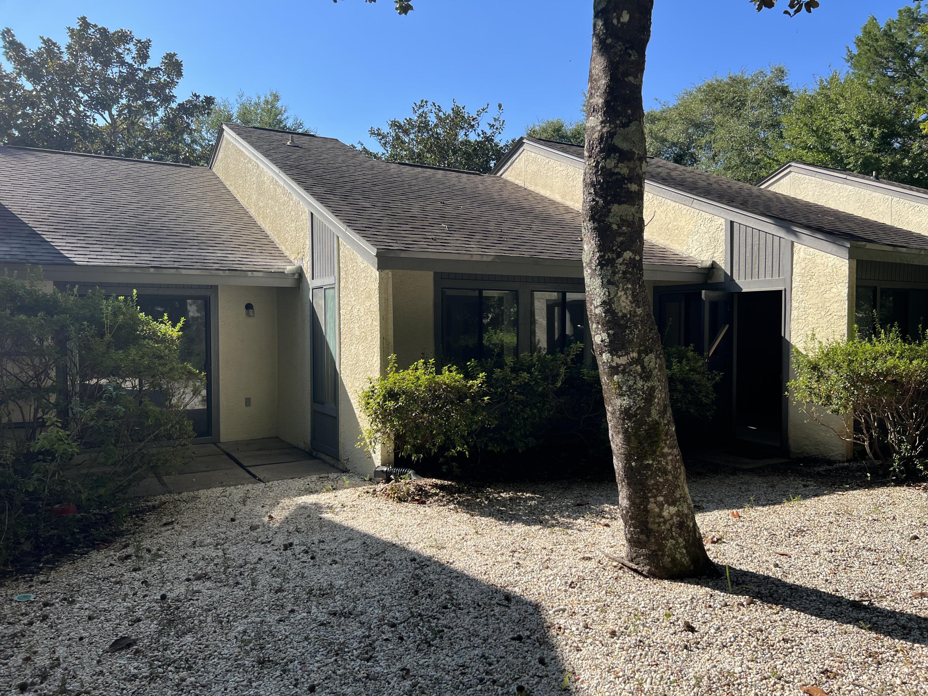 ROYAL OAK VILLAS BLUEWATER BAY - Residential