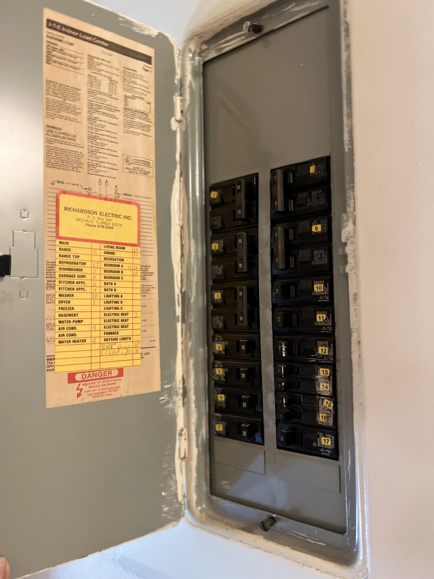 ROYAL OAK VILLAS BLUEWATER BAY - Residential