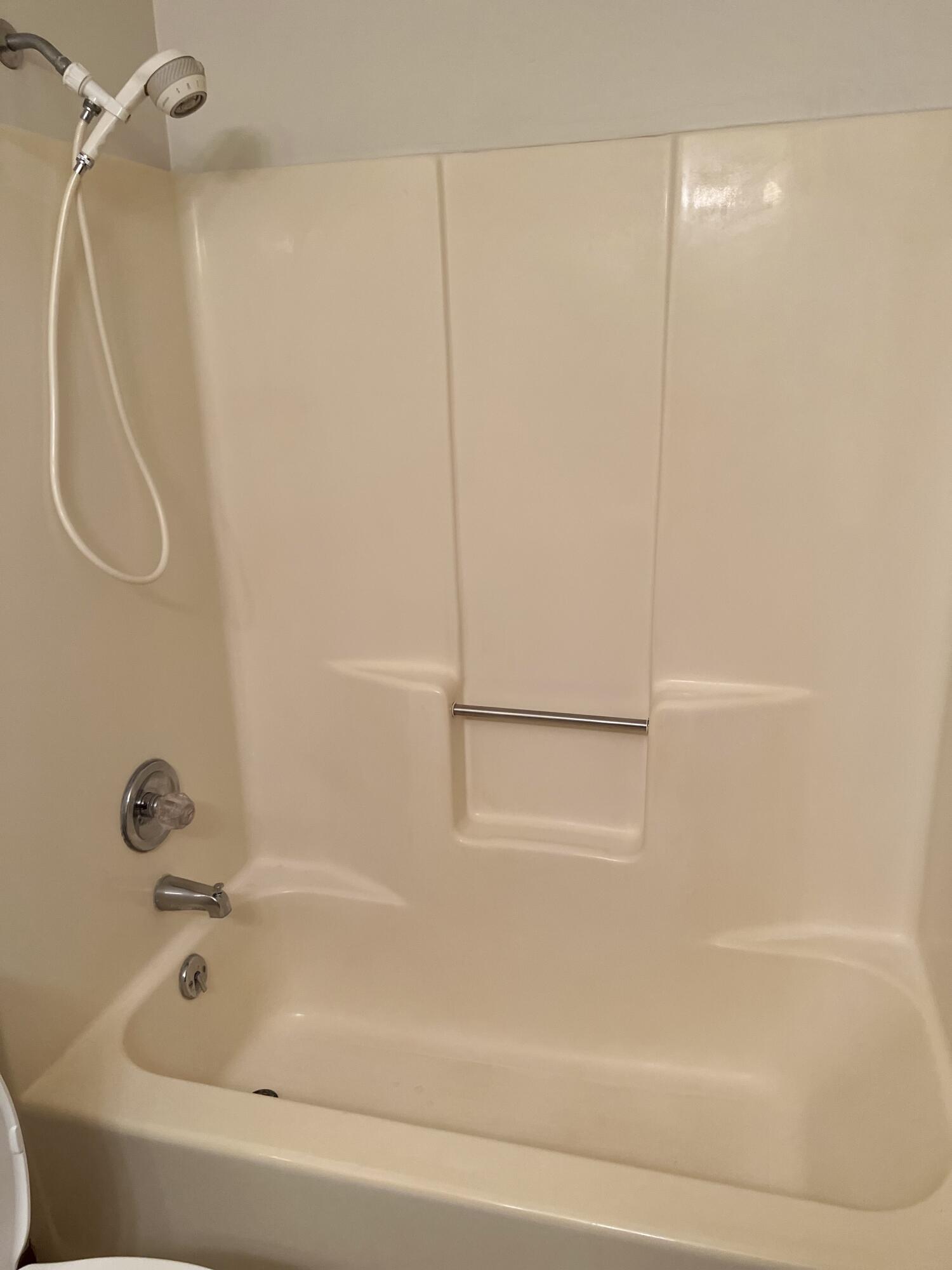 ROYAL OAK VILLAS BLUEWATER BAY - Residential