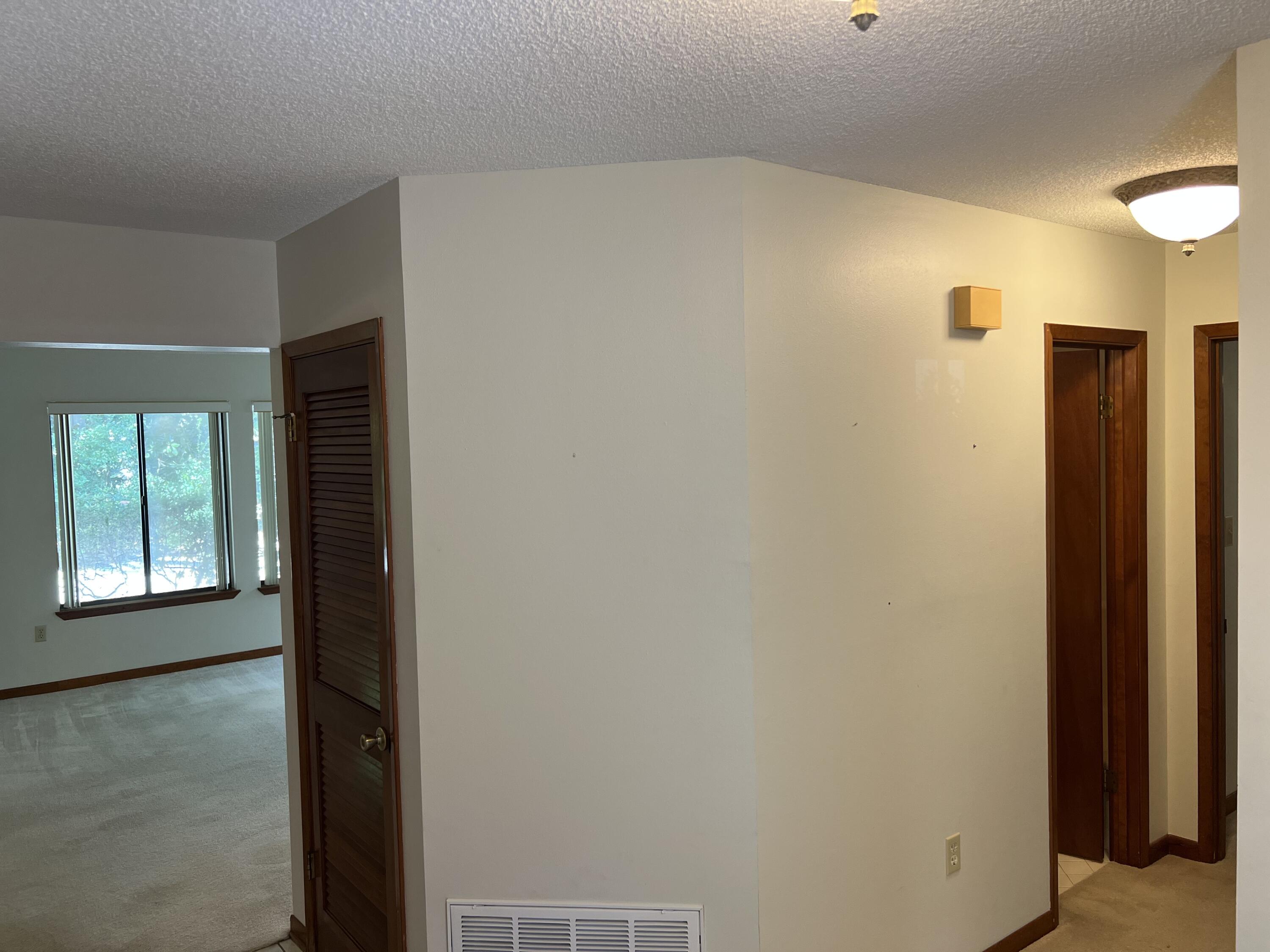 ROYAL OAK VILLAS BLUEWATER BAY - Residential