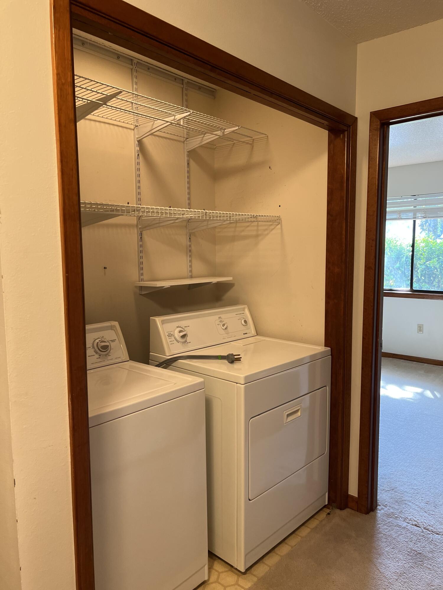 ROYAL OAK VILLAS BLUEWATER BAY - Residential