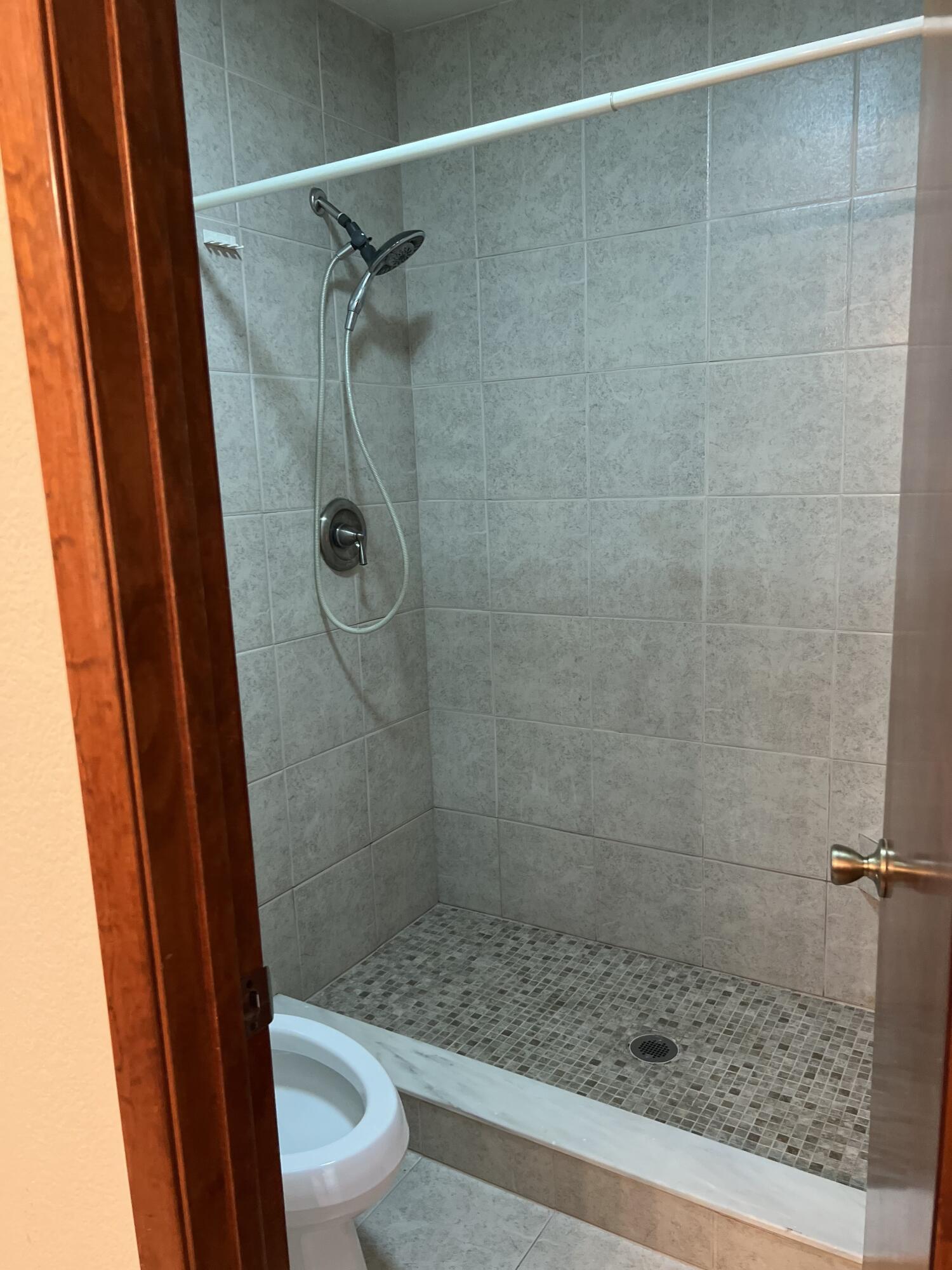 ROYAL OAK VILLAS BLUEWATER BAY - Residential