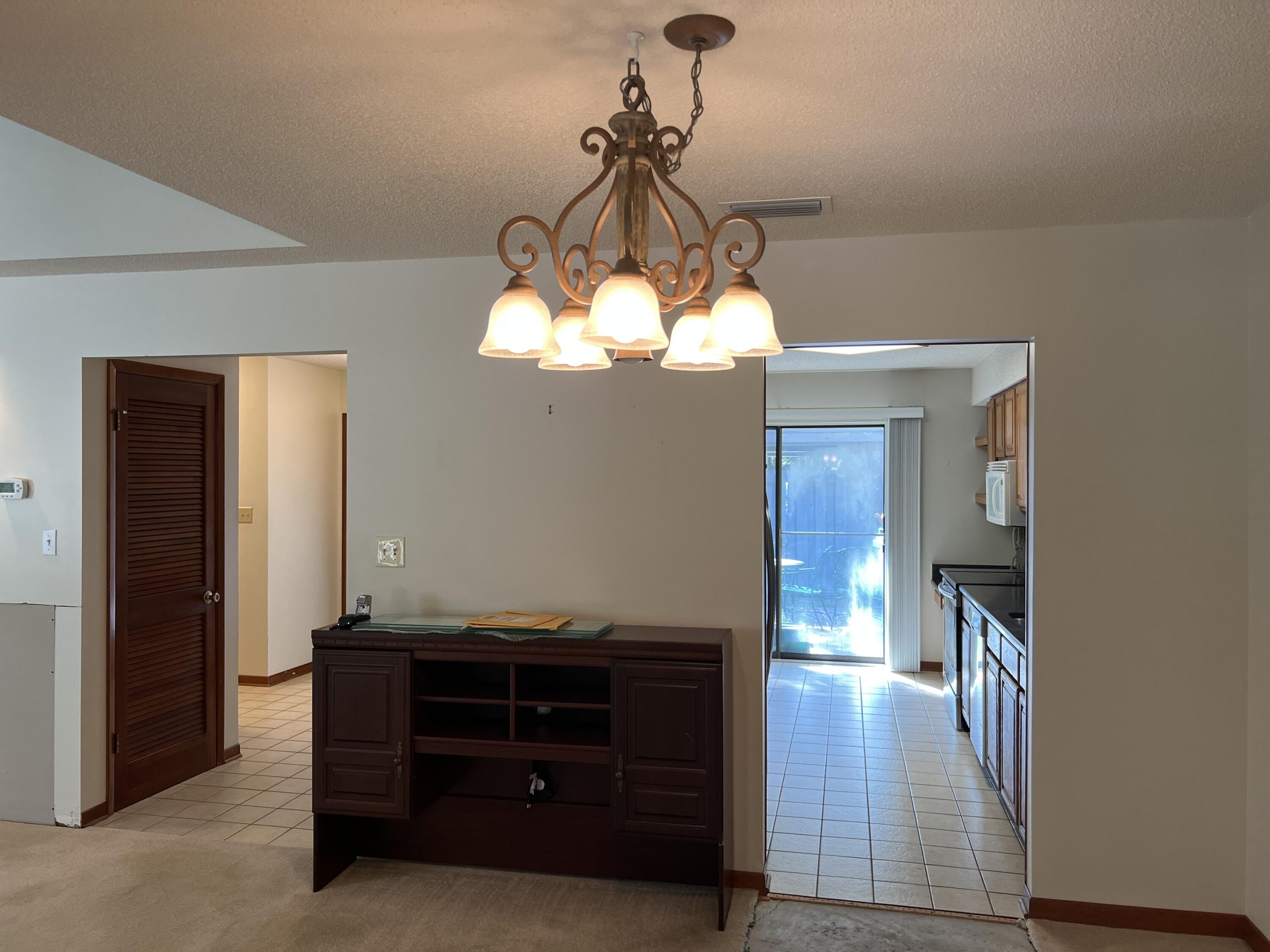 ROYAL OAK VILLAS BLUEWATER BAY - Residential