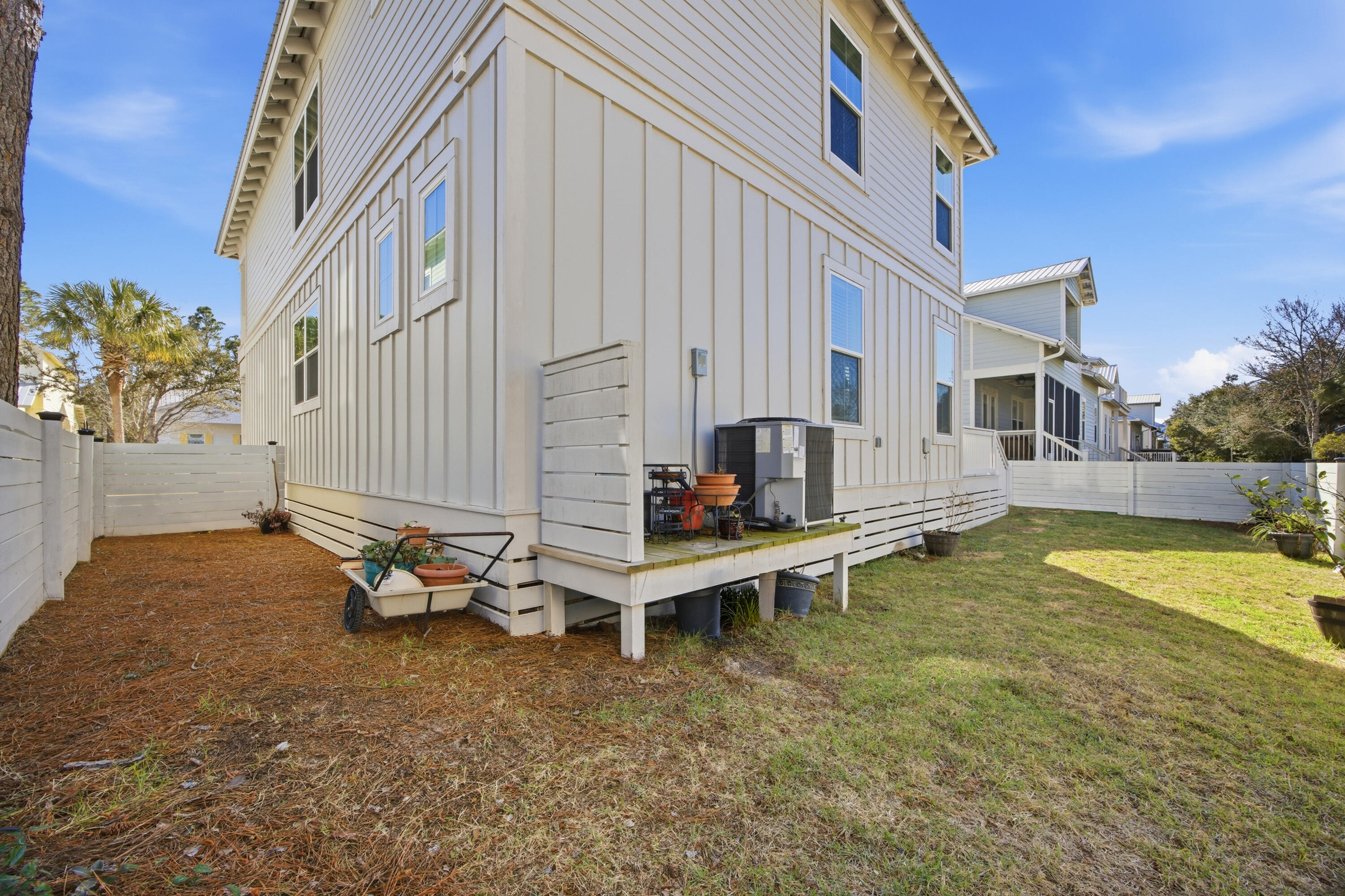 HIDDEN GROVE - Residential