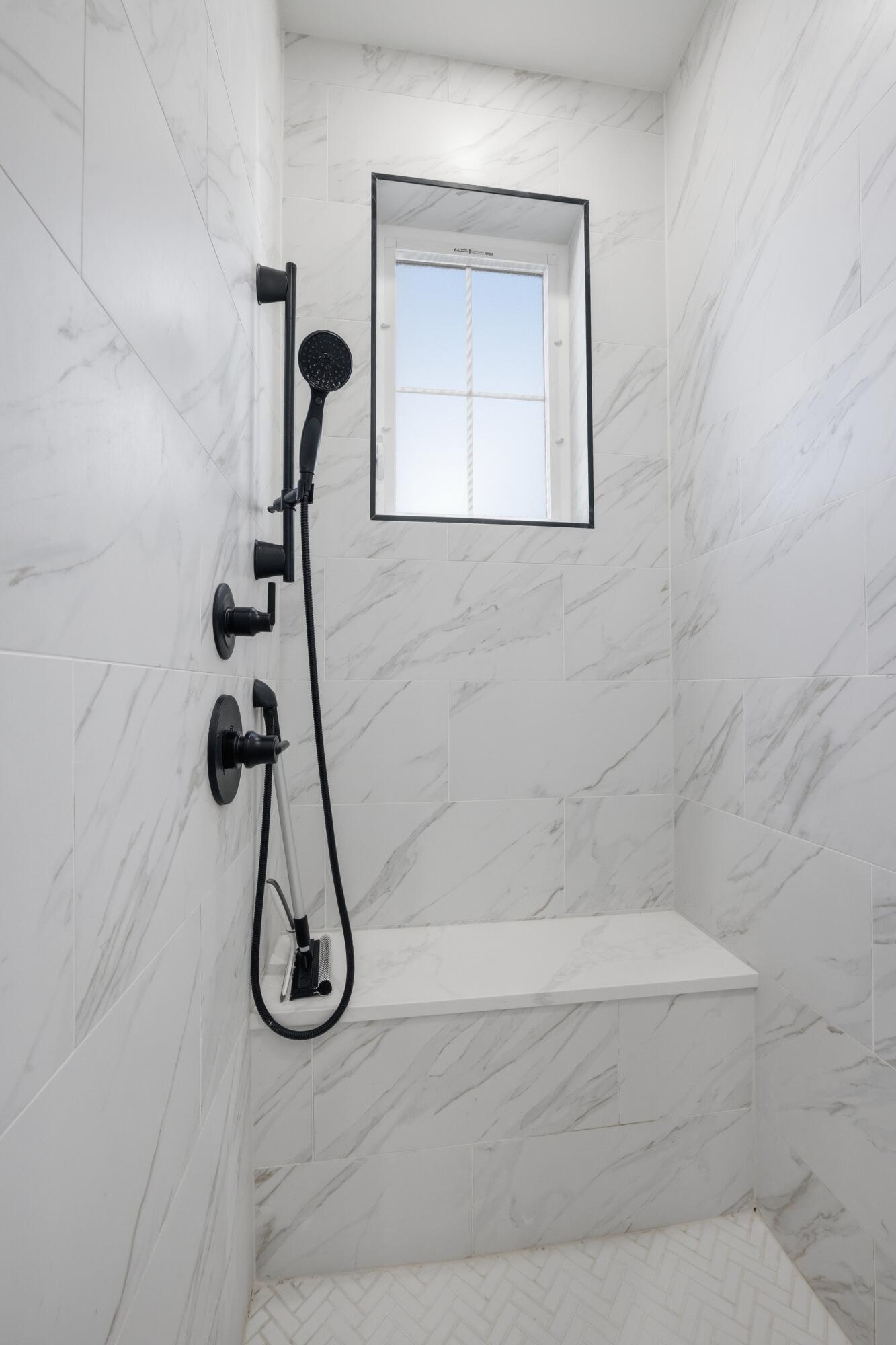 HIDDEN GROVE - Residential