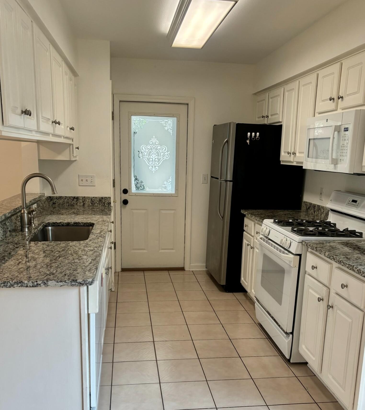 OAK HARBOUR T/H VILLAS - Residential