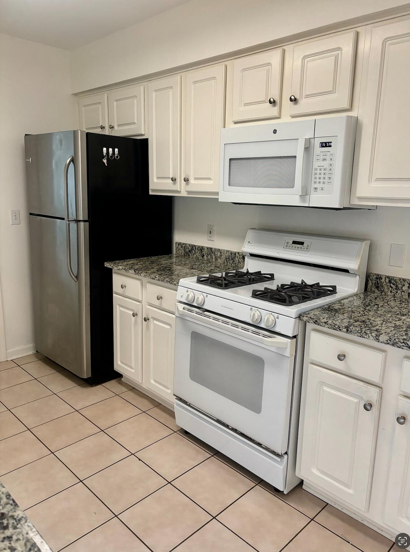 OAK HARBOUR T/H VILLAS - Residential