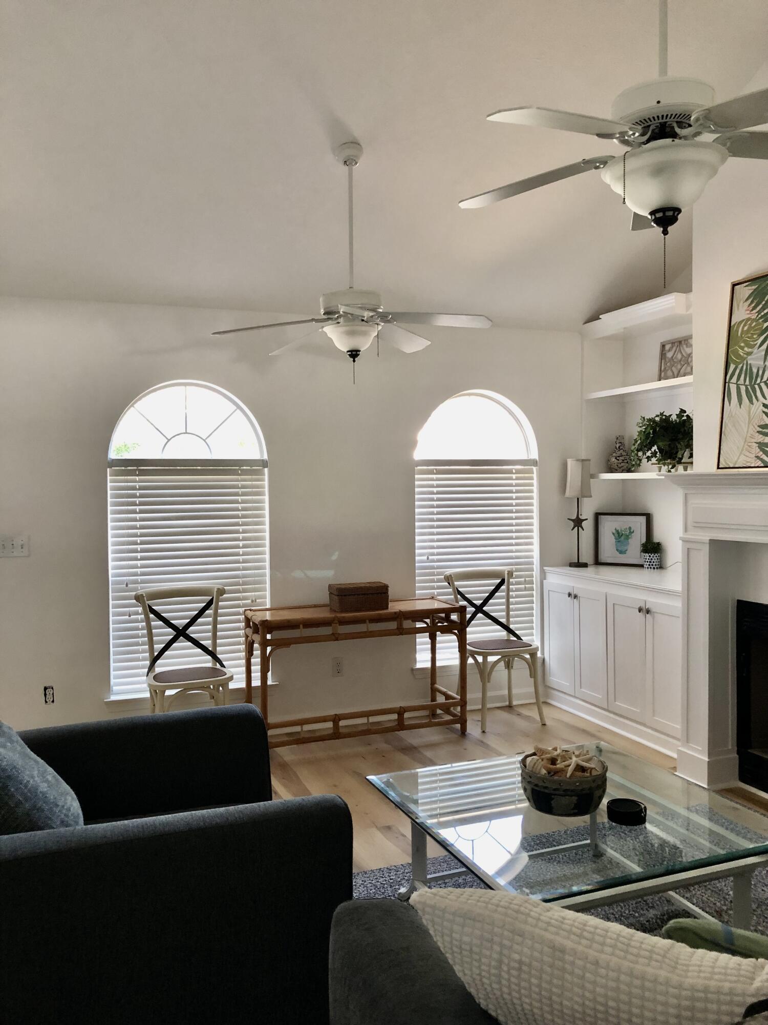 OAK HARBOUR T/H VILLAS - Residential