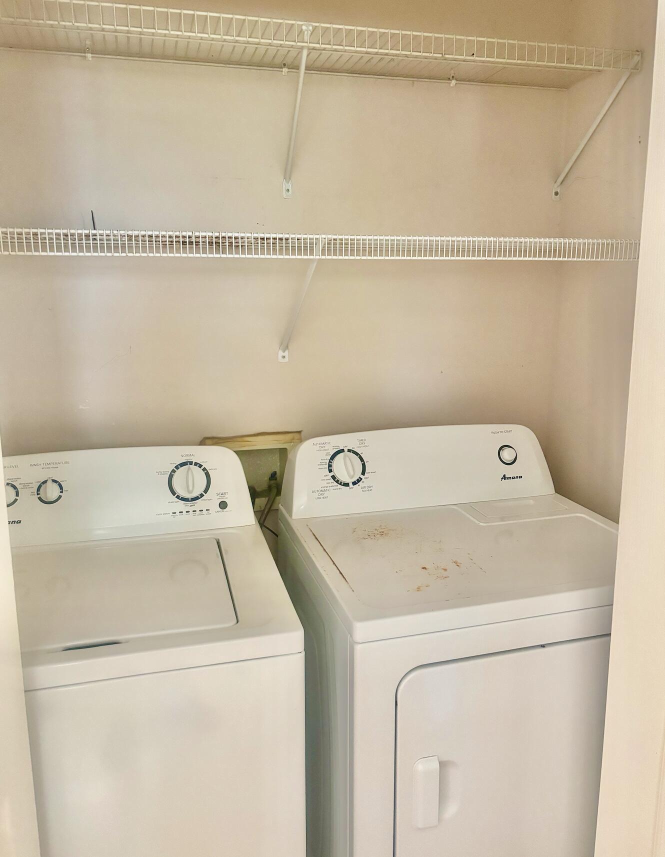 OAK HARBOUR T/H VILLAS - Residential