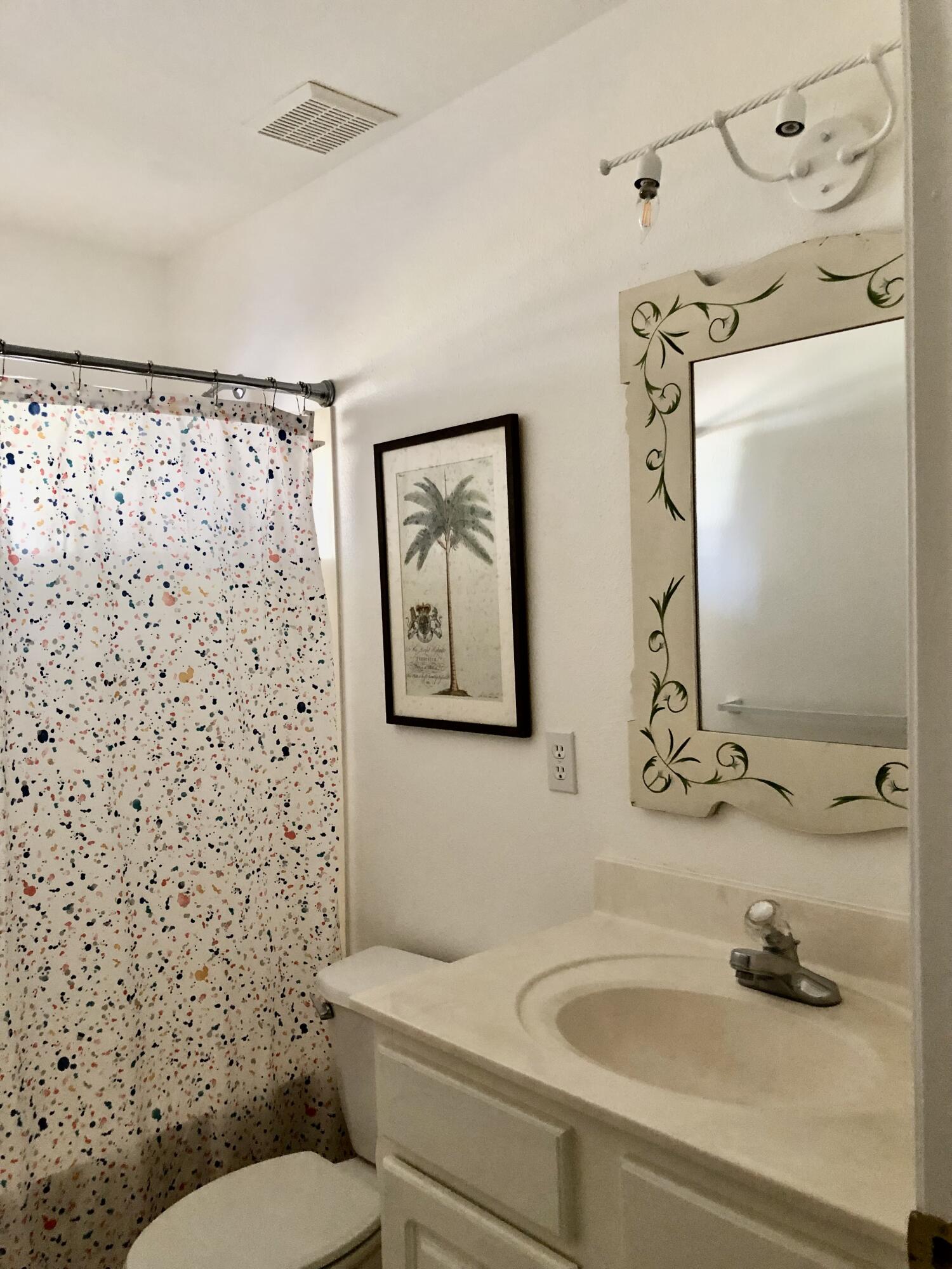 OAK HARBOUR T/H VILLAS - Residential