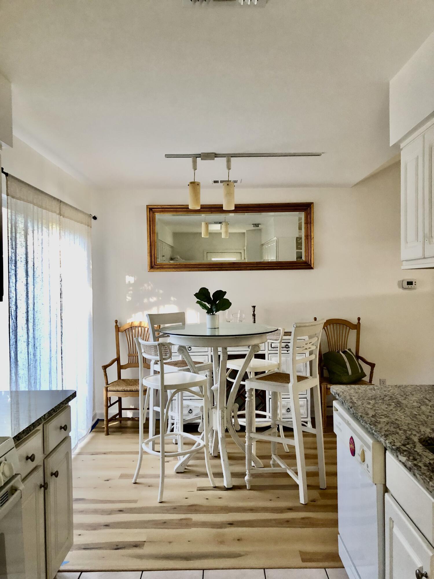 OAK HARBOUR T/H VILLAS - Residential