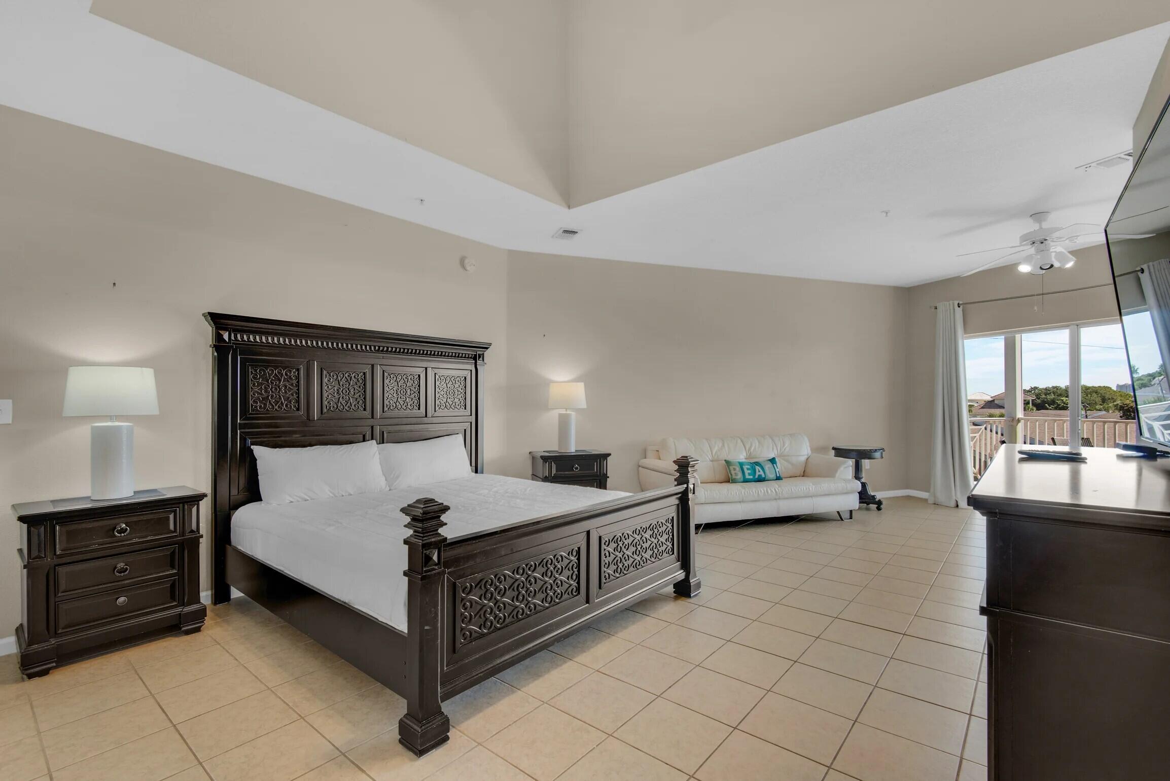 BEACH POINTE - Residential