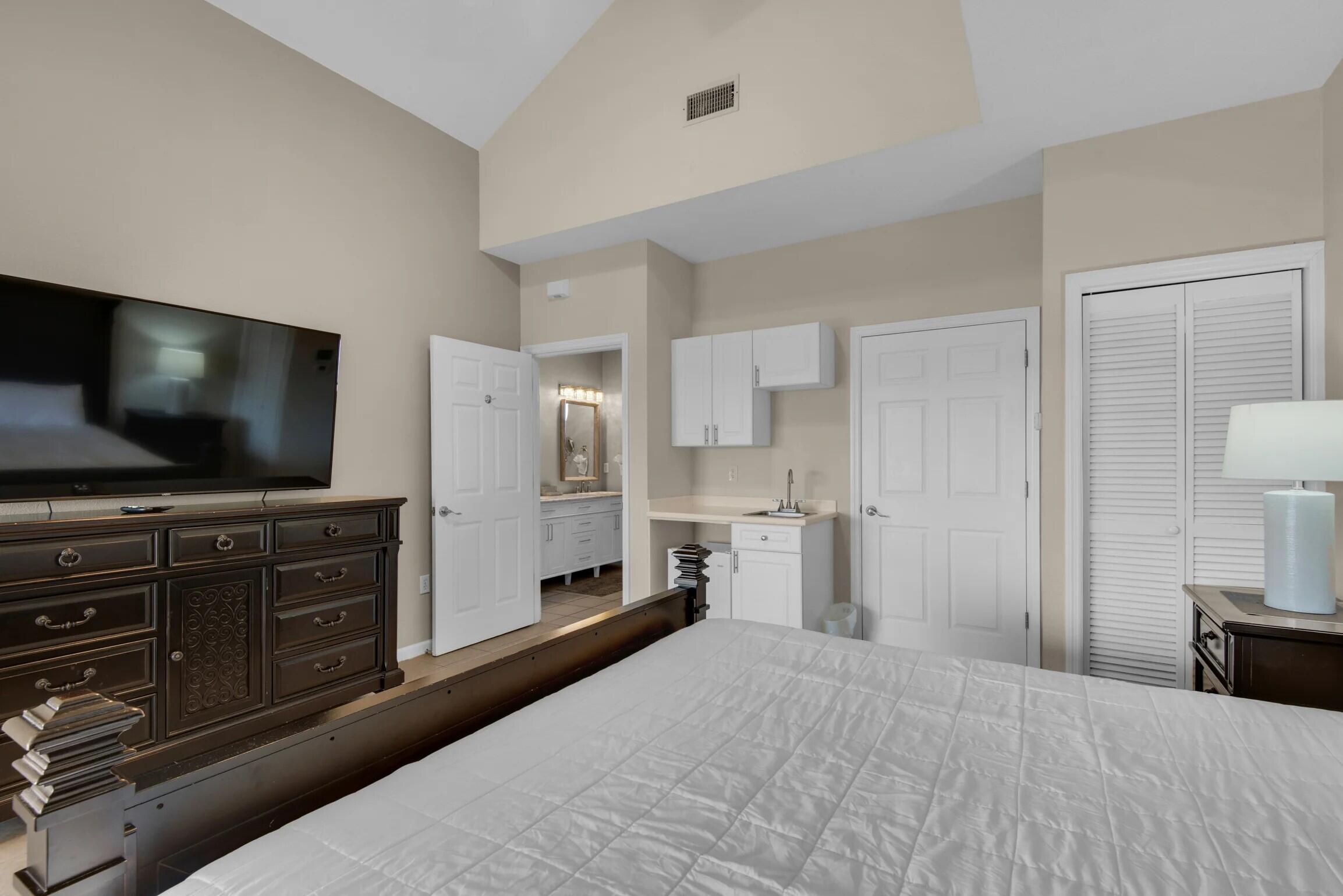 BEACH POINTE - Residential