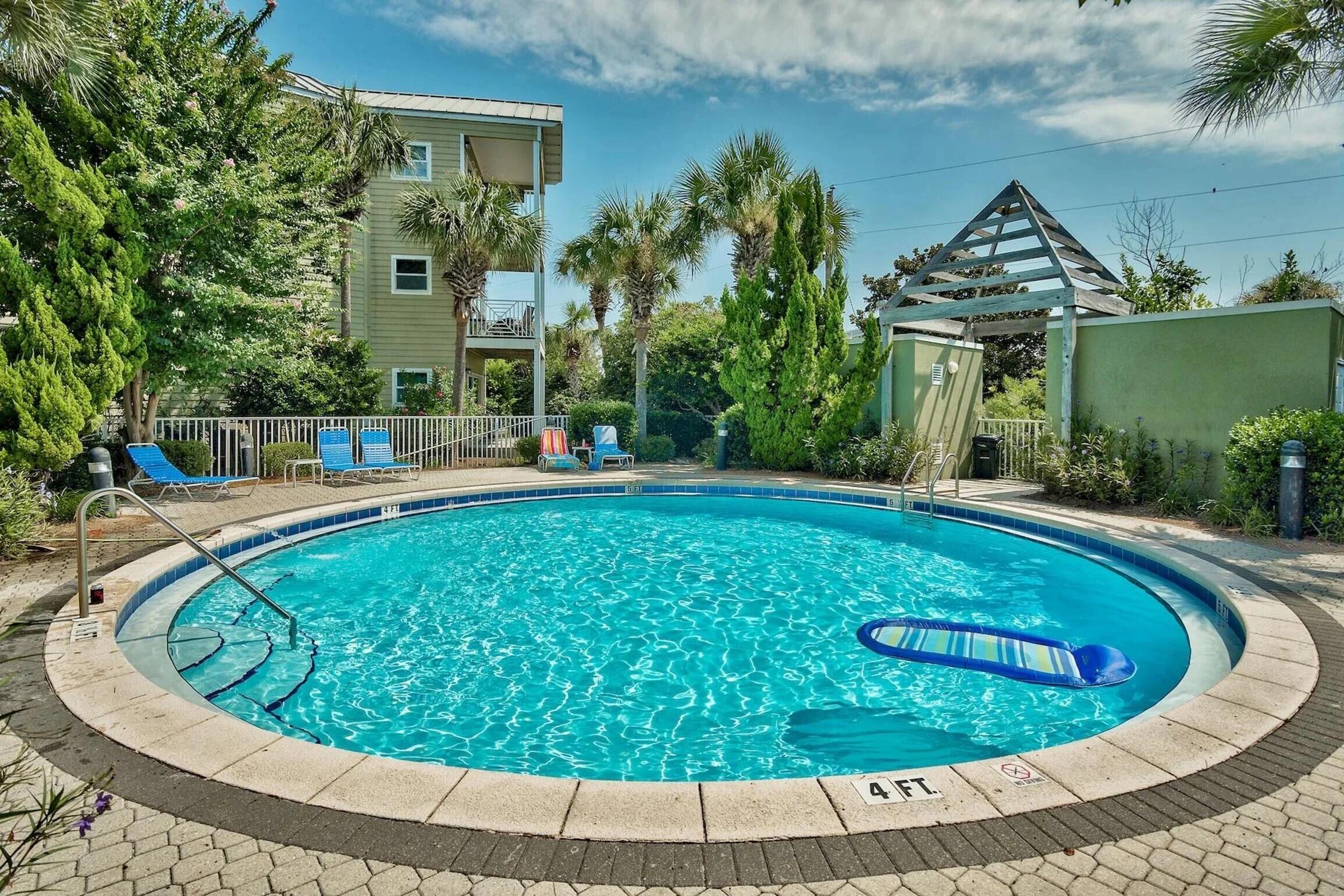 BEACH POINTE - Residential