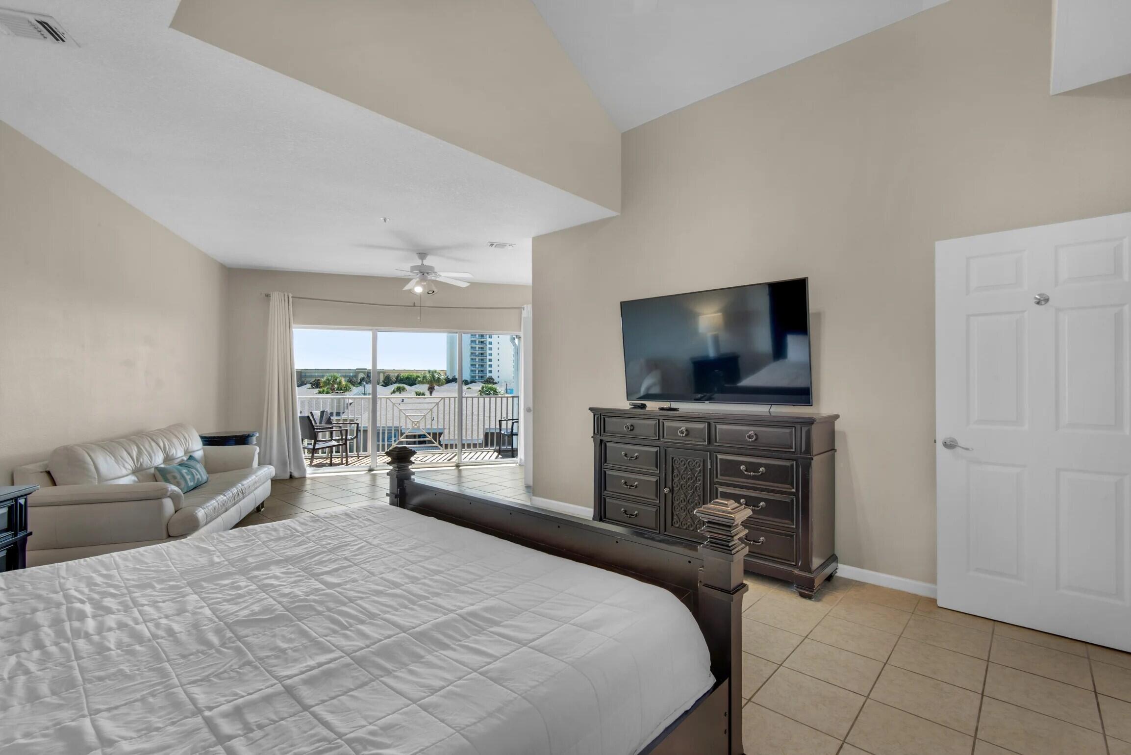 BEACH POINTE - Residential