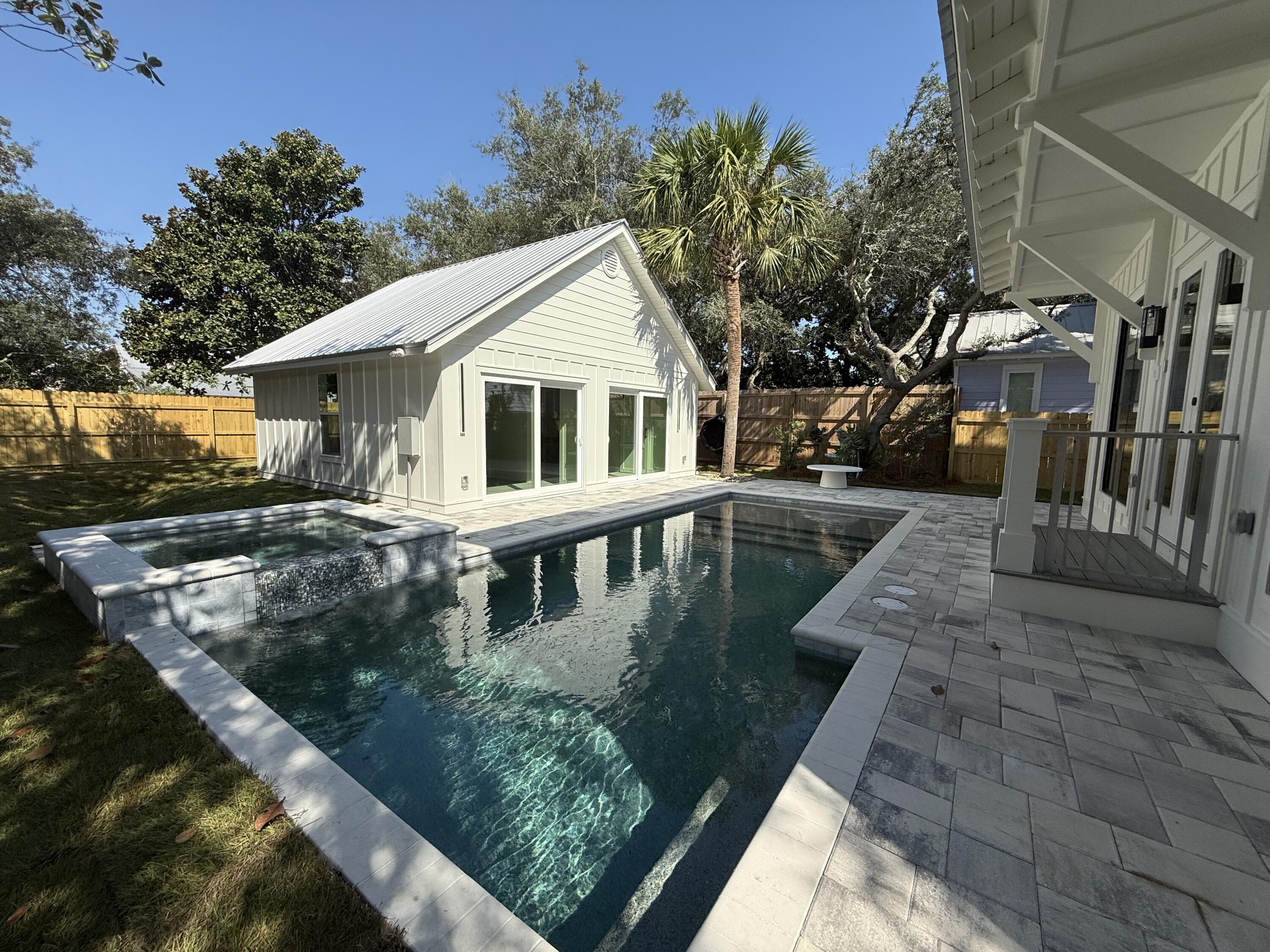 KOKOMO KOVE - Residential
