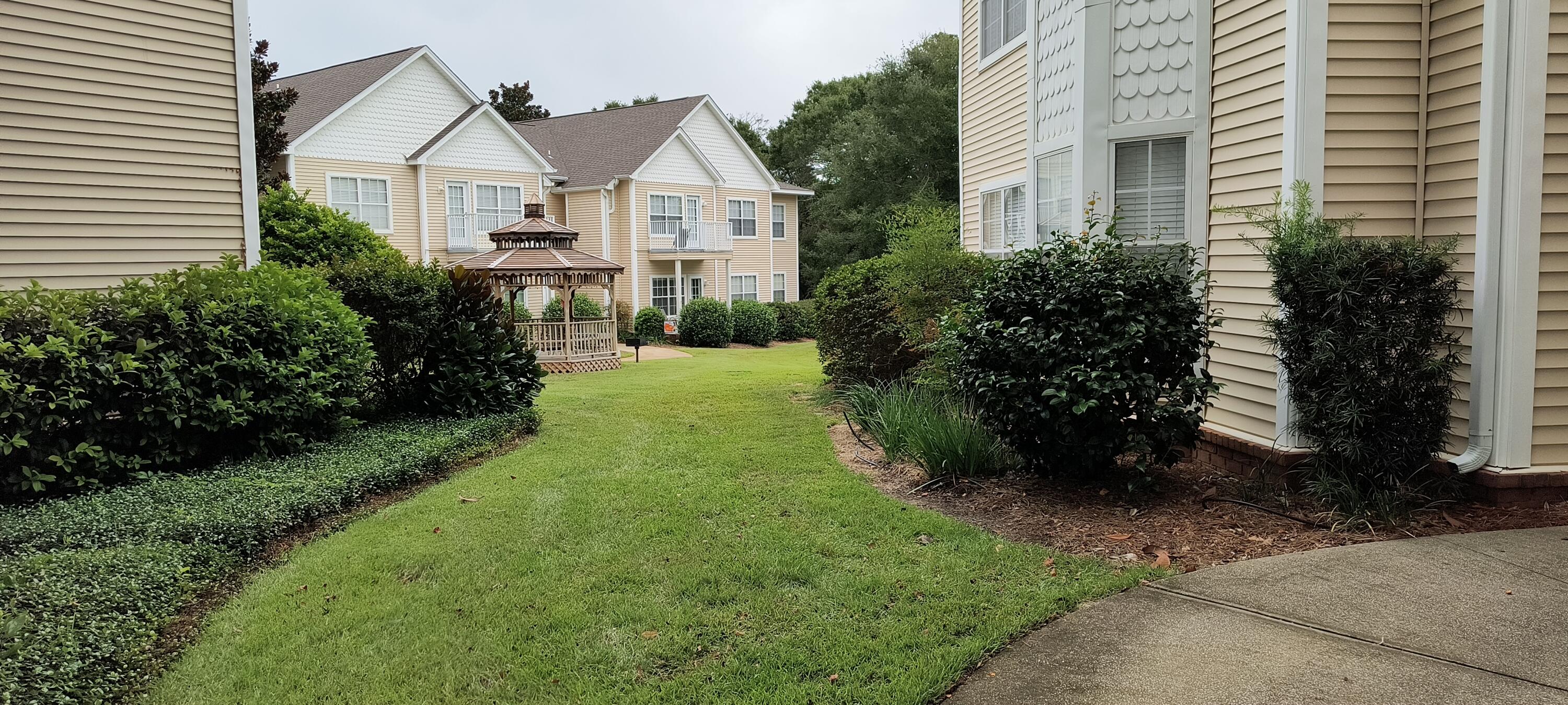 THE OAKS AT NICEVILLE - Residential Lease