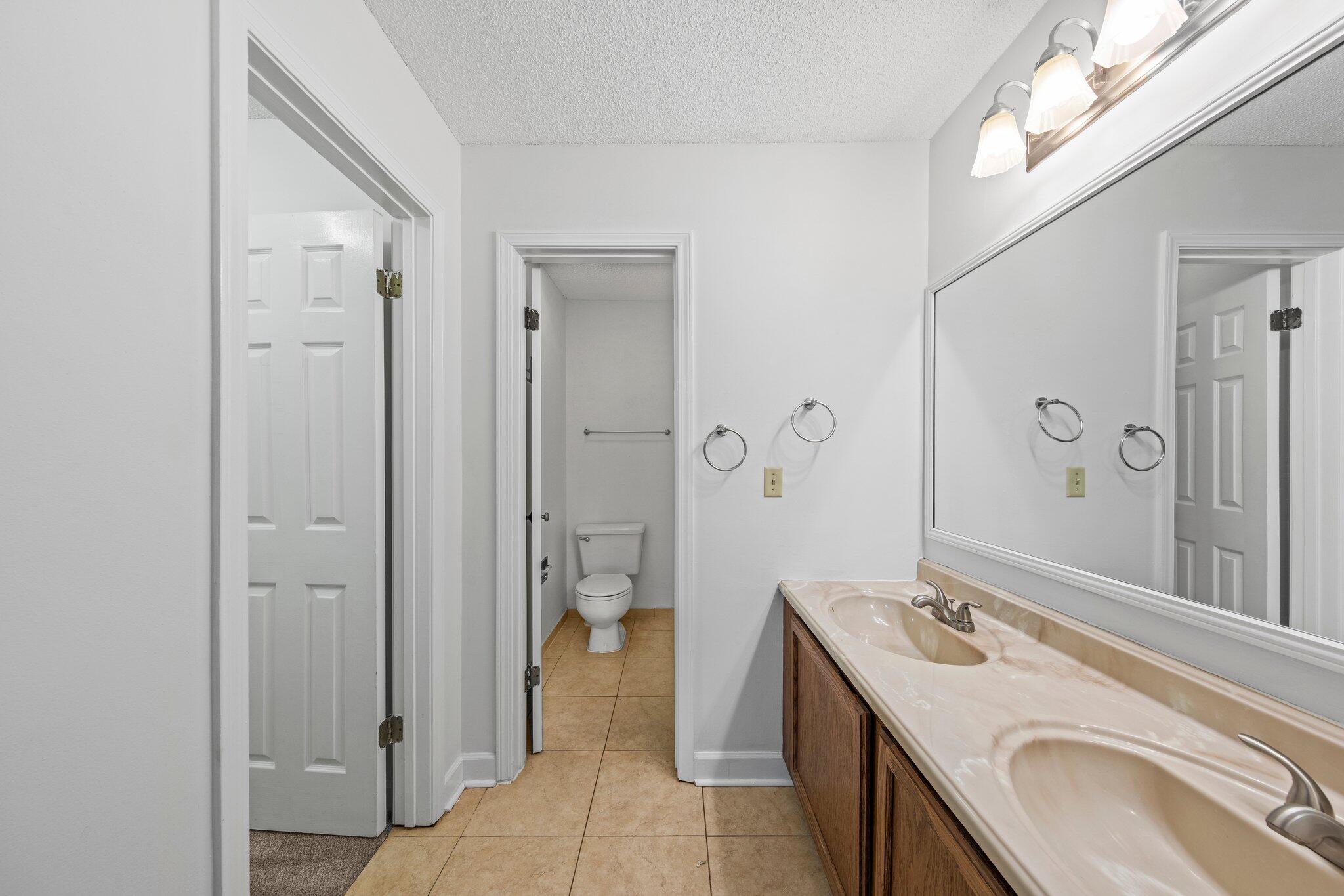 LAKESIDE CONDO AT BLUEWATER BAY - Residential