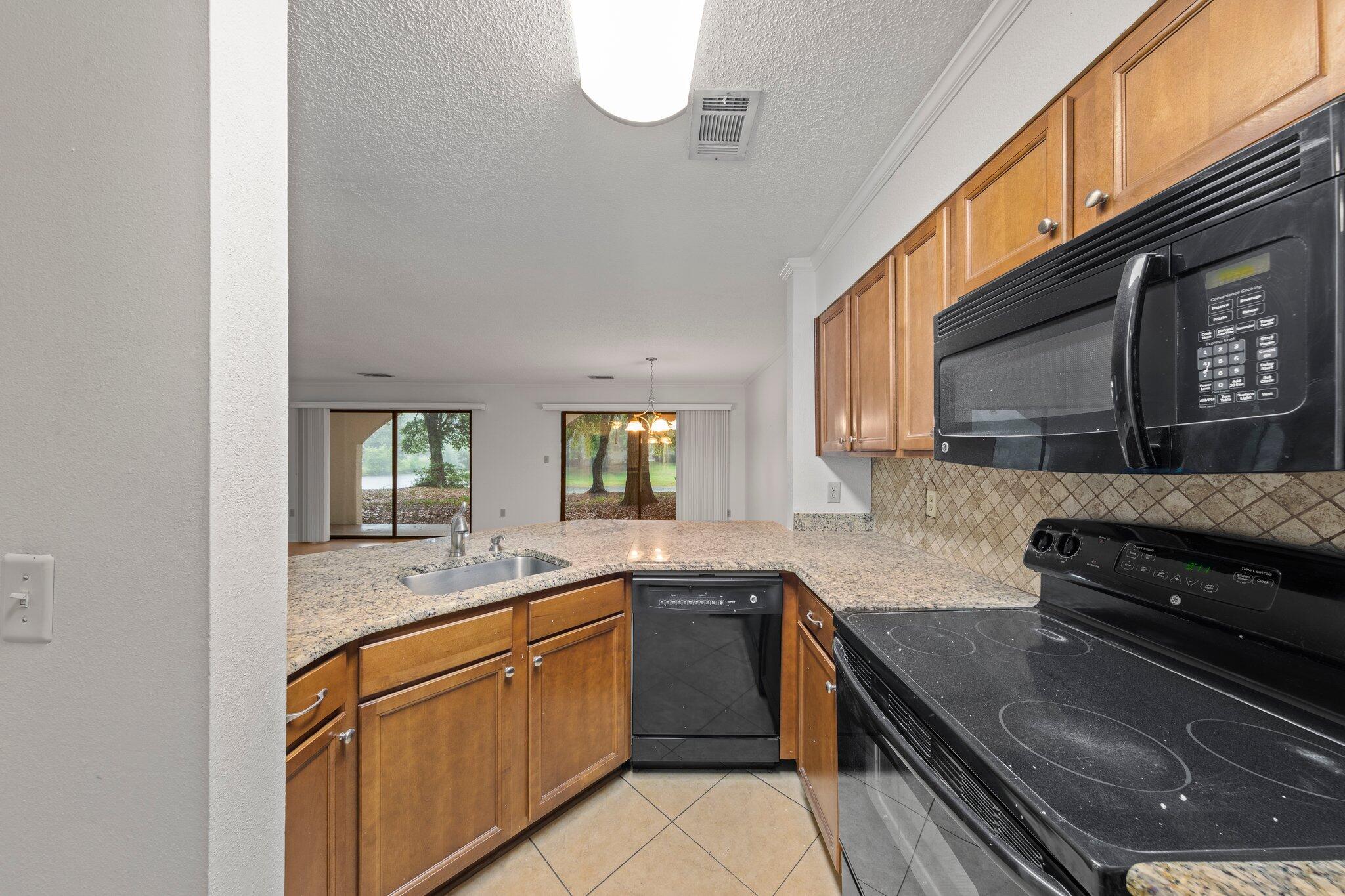 LAKESIDE CONDO AT BLUEWATER BAY - Residential