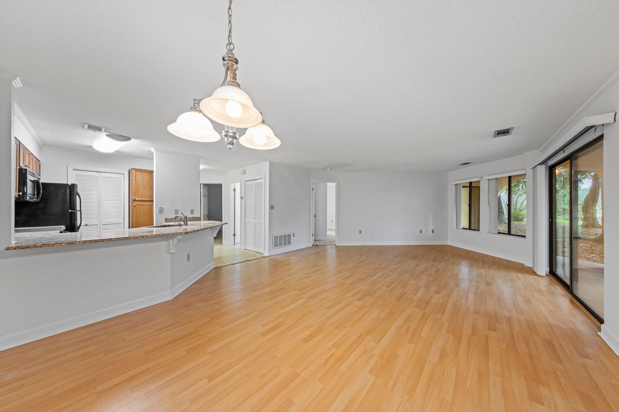 LAKESIDE CONDO AT BLUEWATER BAY - Residential