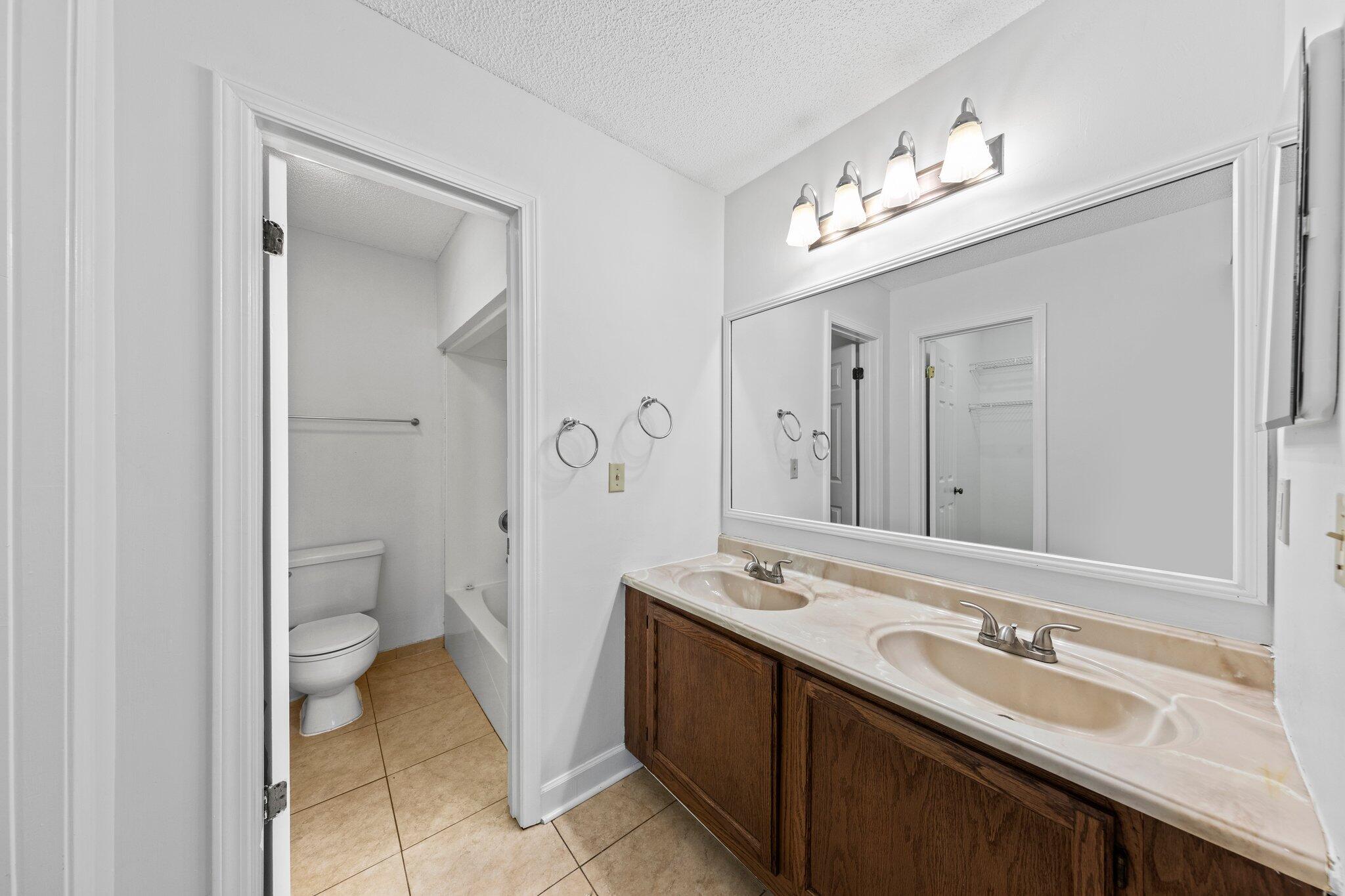 LAKESIDE CONDO AT BLUEWATER BAY - Residential