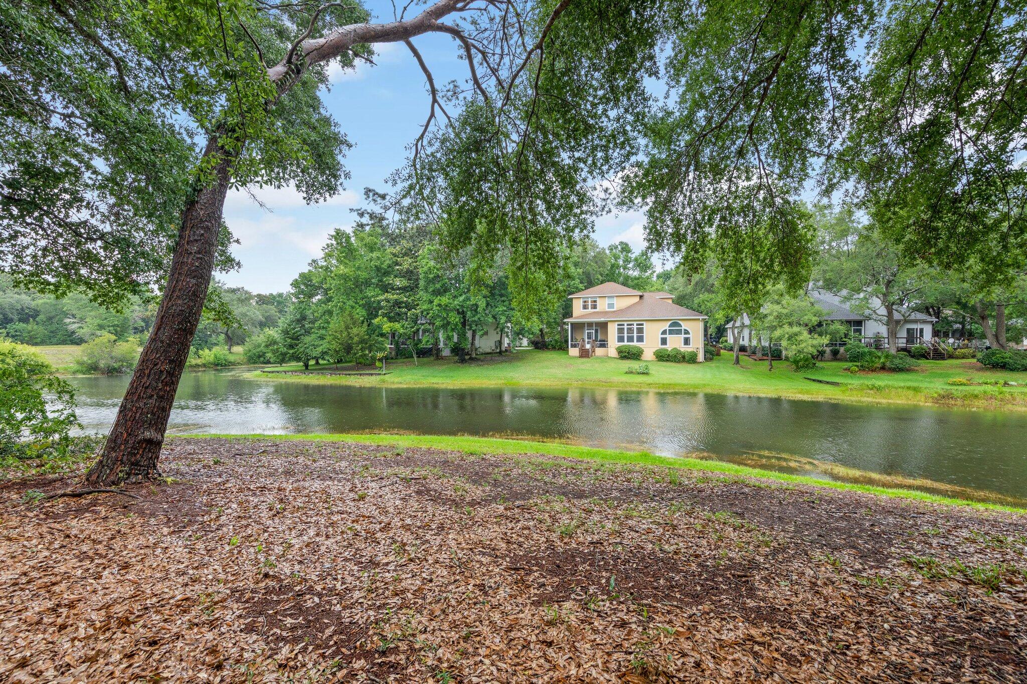 LAKESIDE CONDO AT BLUEWATER BAY - Residential