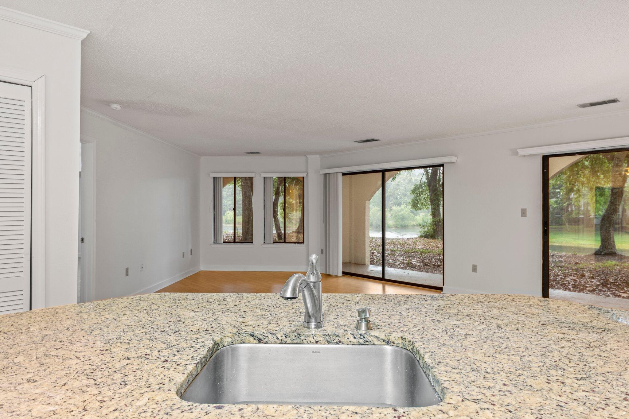 LAKESIDE CONDO AT BLUEWATER BAY - Residential